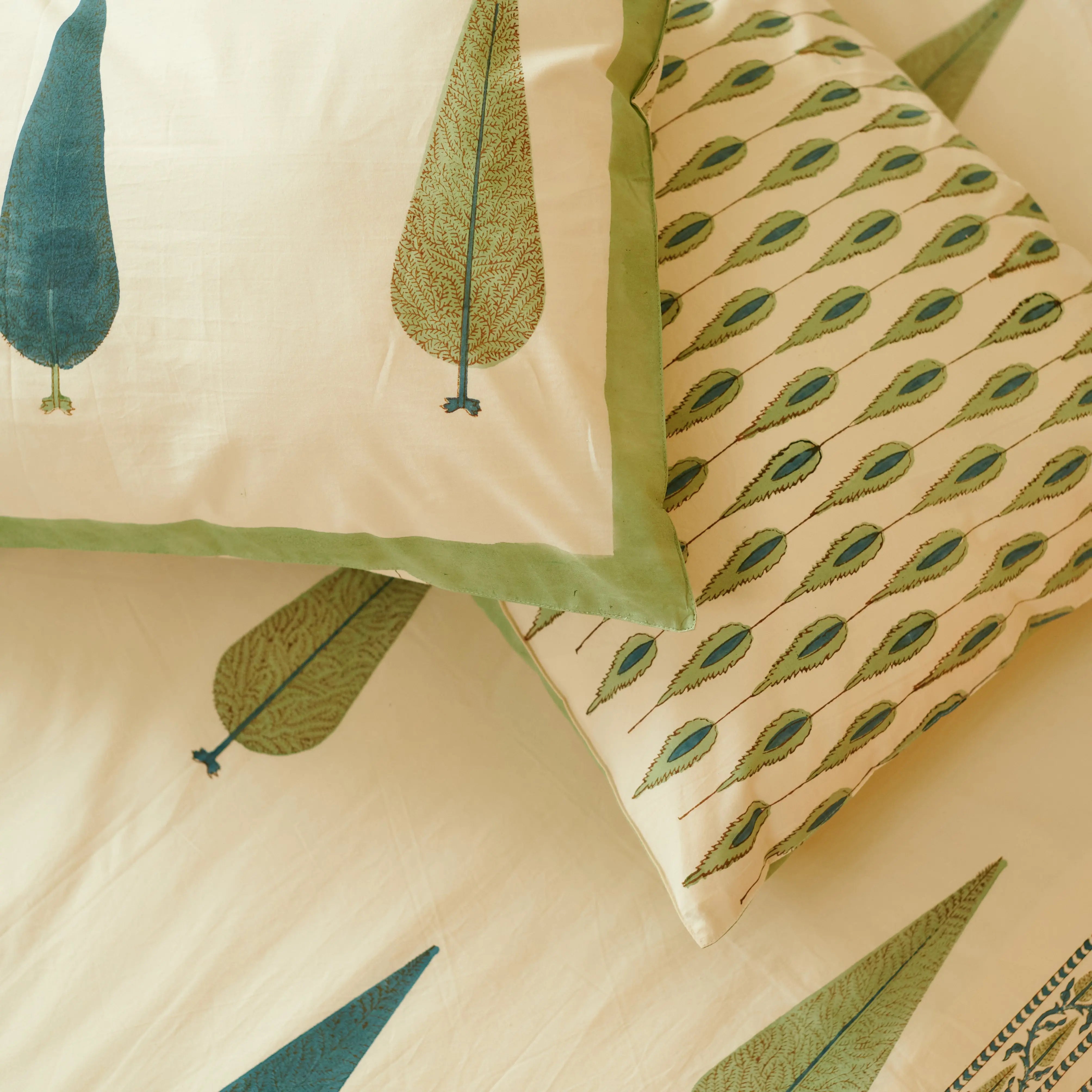 Warm Leaf Hand Block Printed Bedsheet Set (Double)