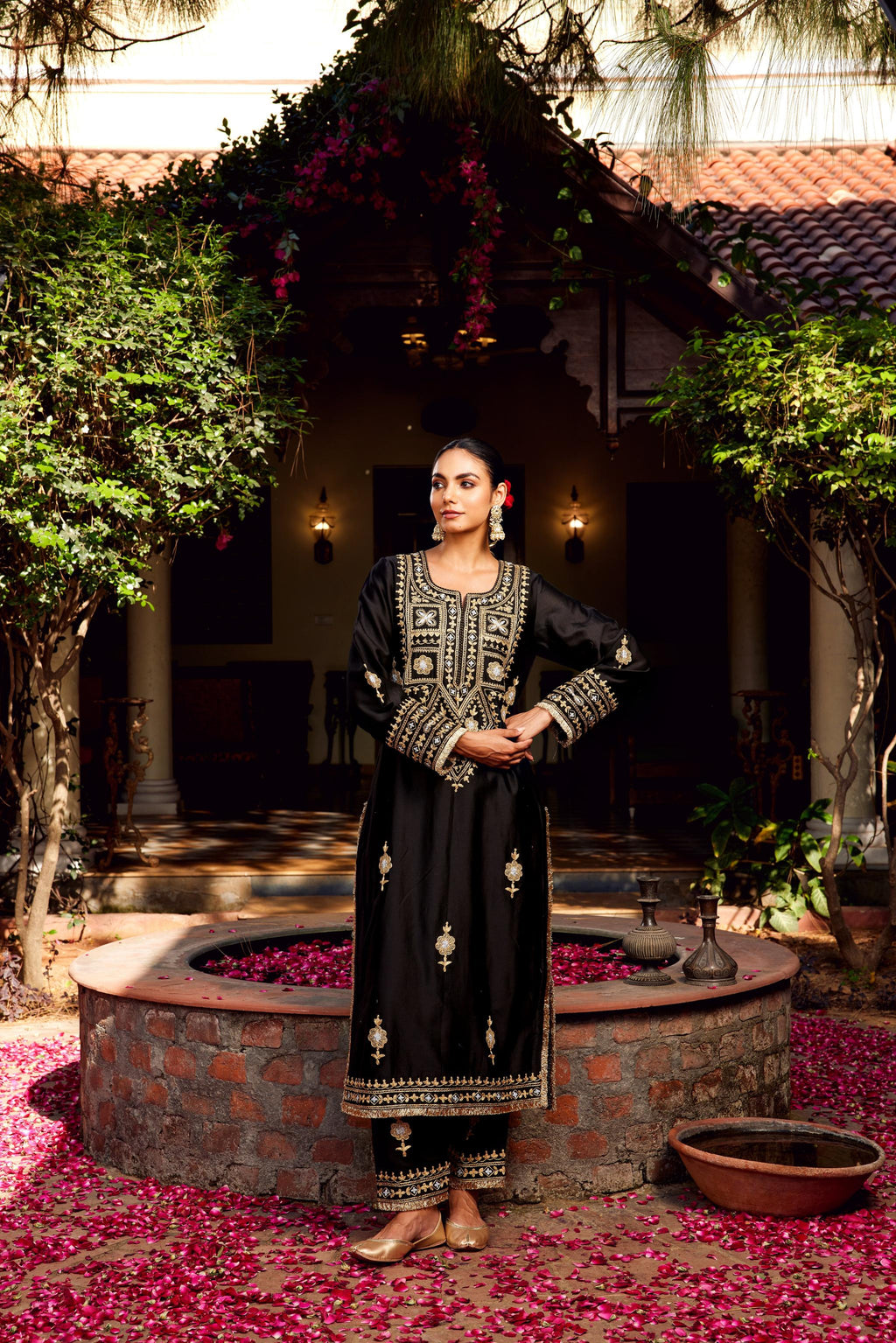 Black Inayat Kurta Set of 3- IT