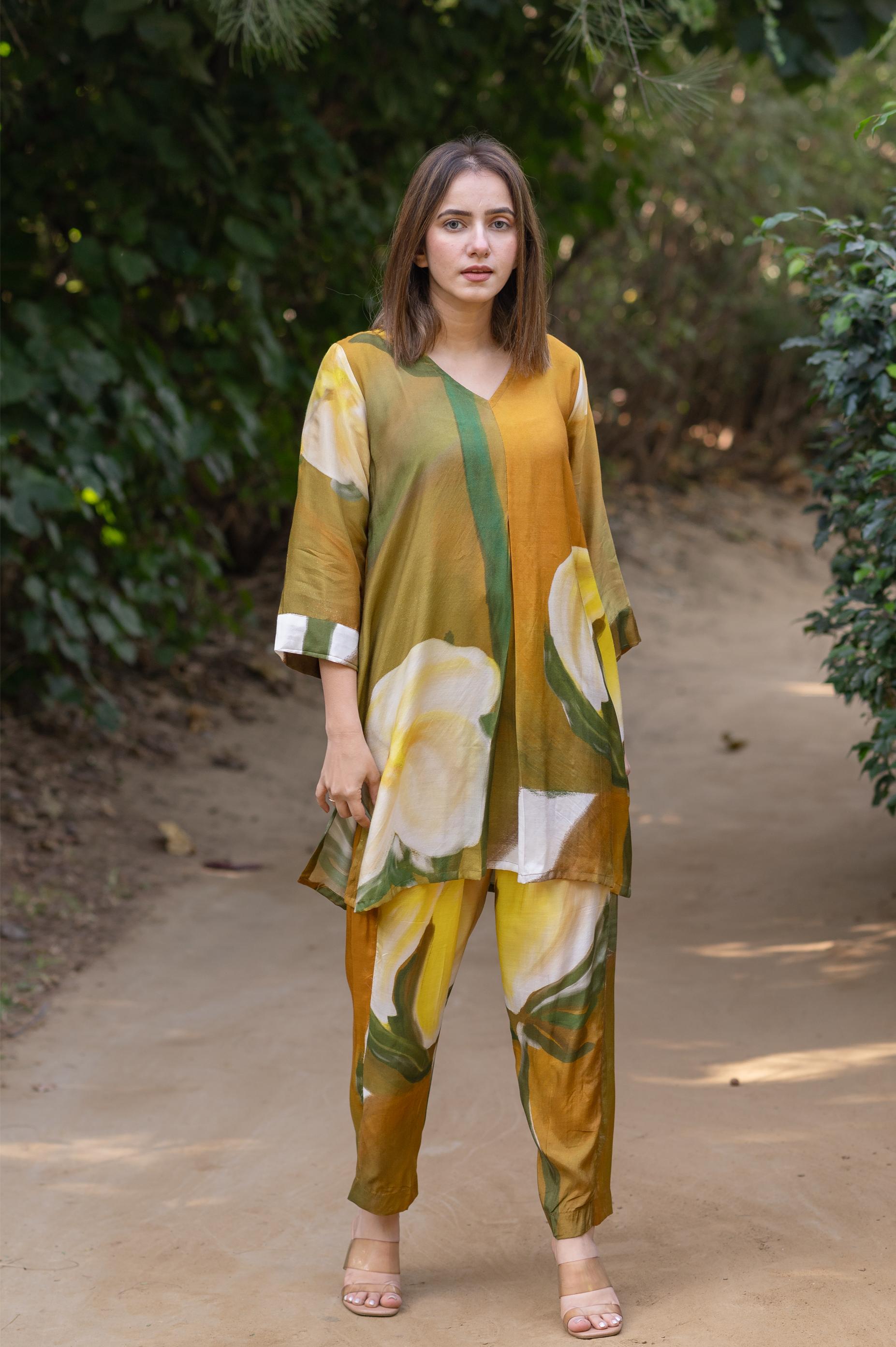COTTON BUD SHORT KURTA SET-SET OF 2- ET
