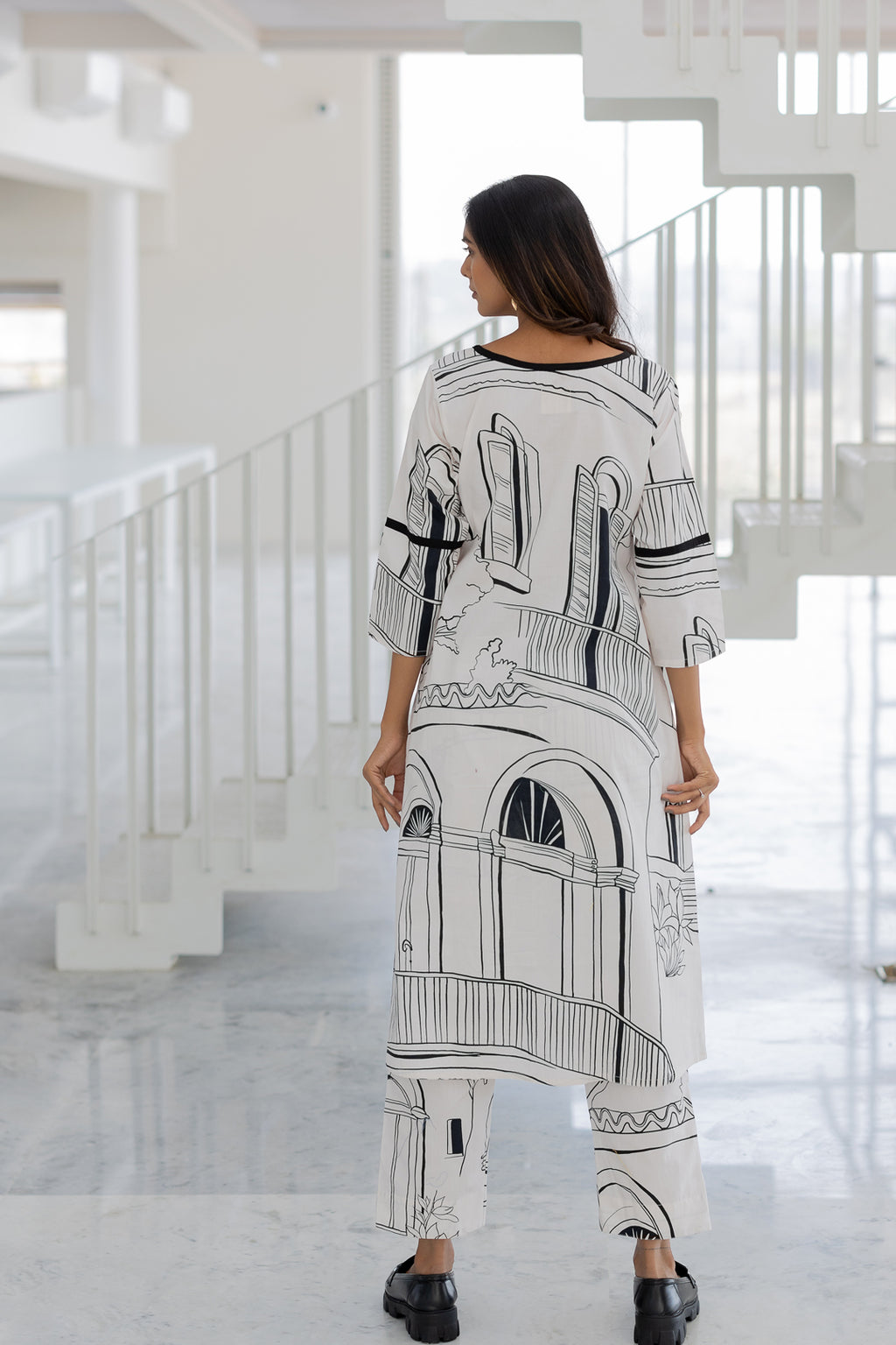 Arches and Avenues Kurta Set- SS