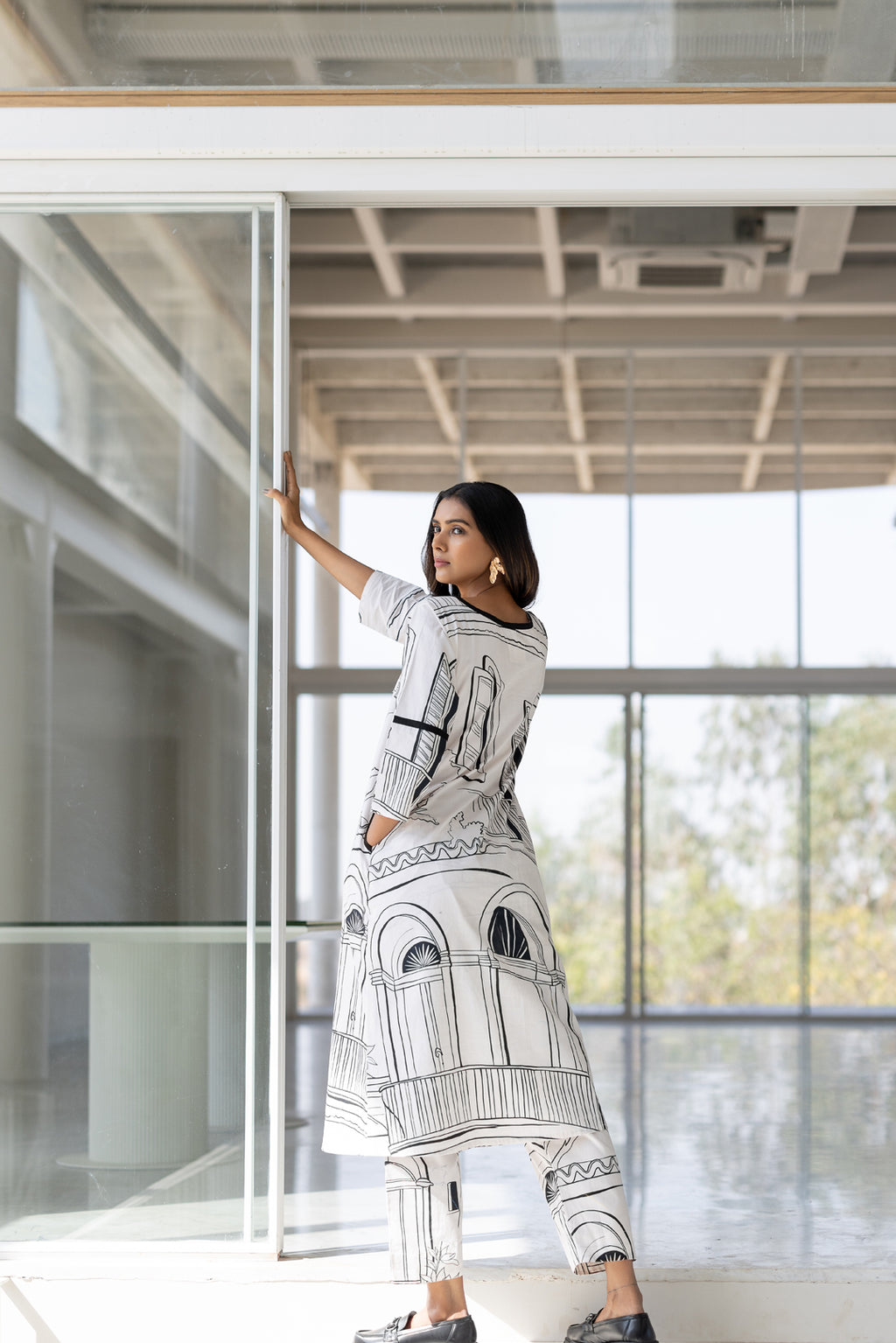 Arches and Avenues Kurta Set- SS