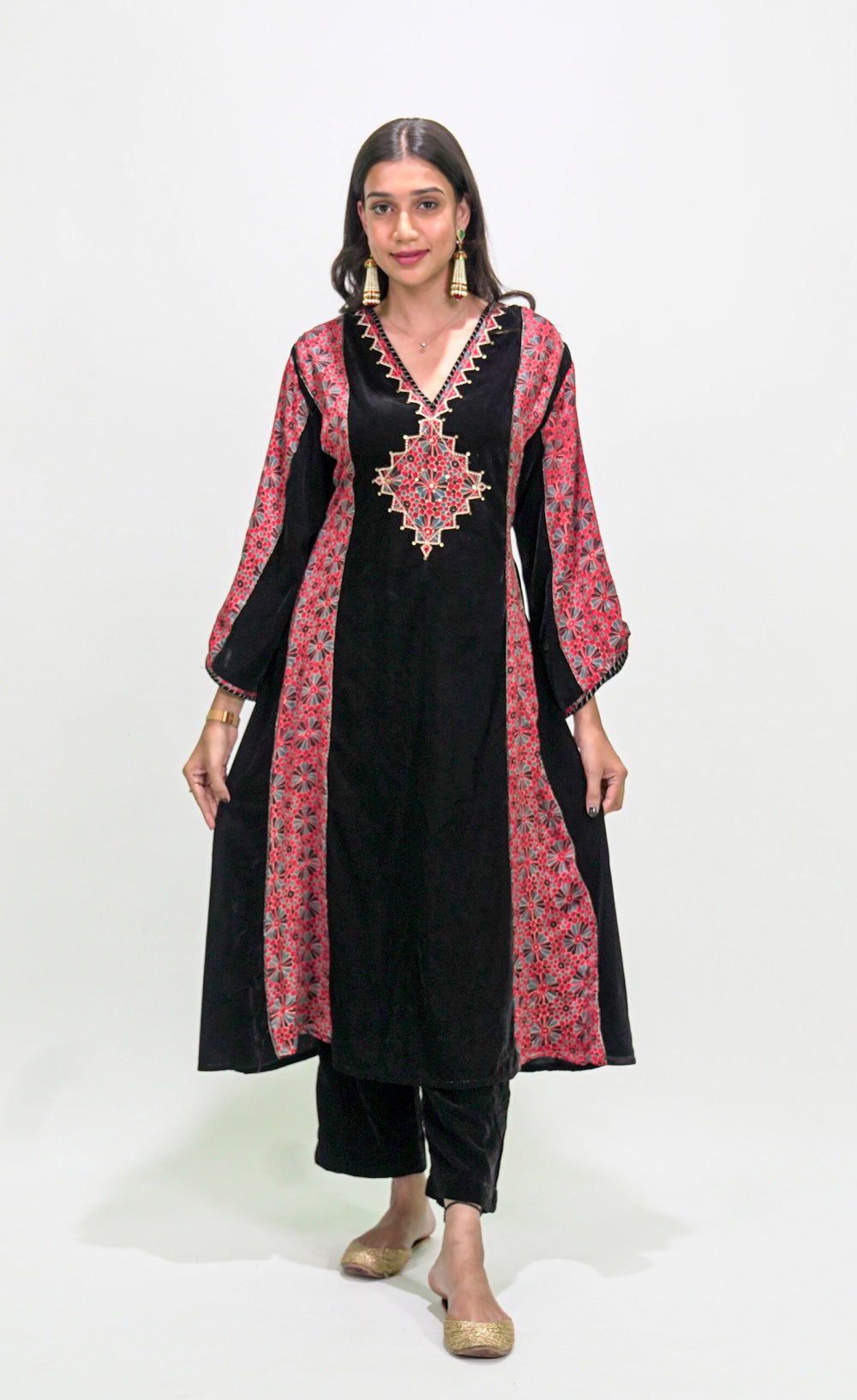 Black Velvet Modal Silk Applique Kurta Set-Set of 2