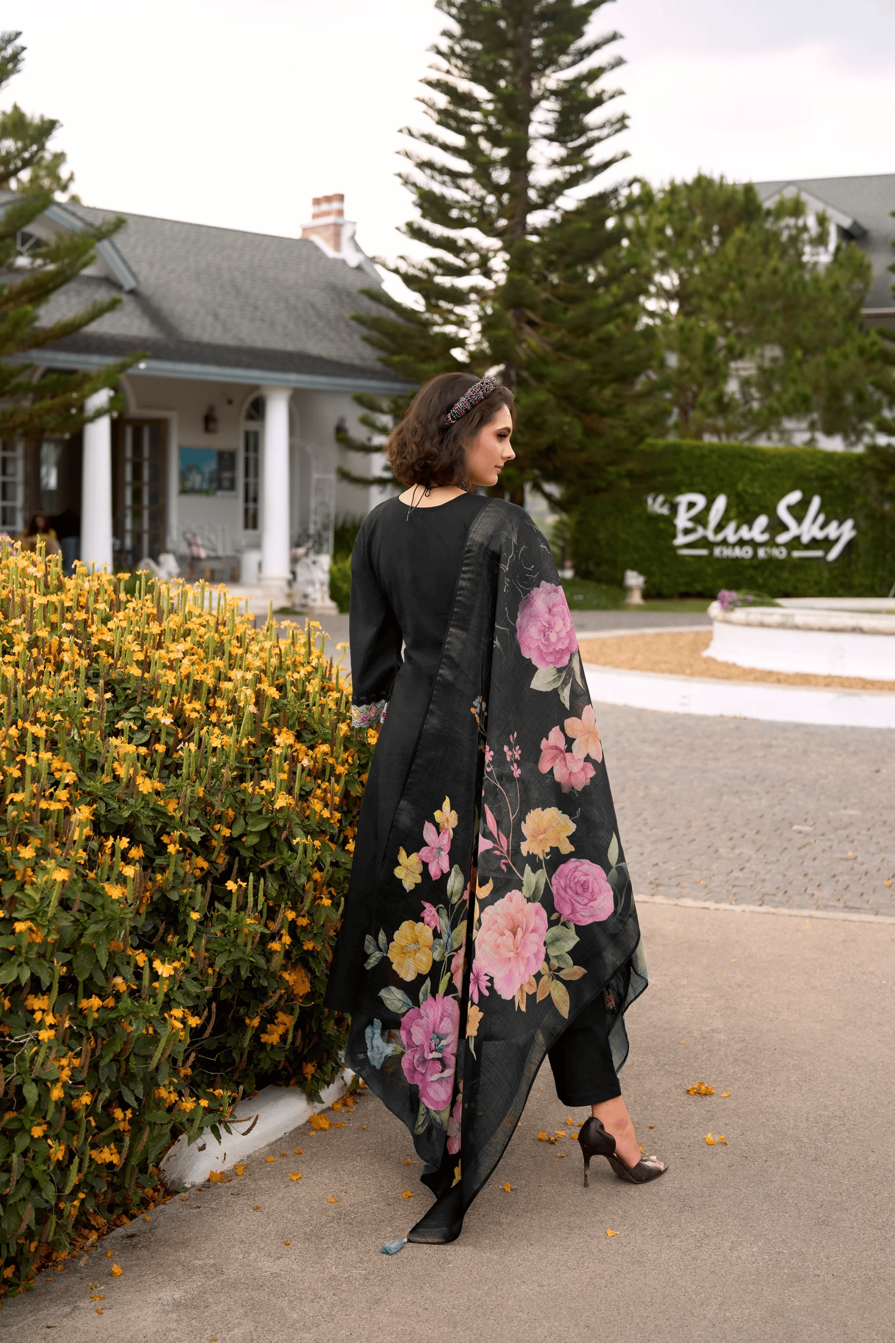 Akya Jade Embroidery Cotton Suit Set-AL