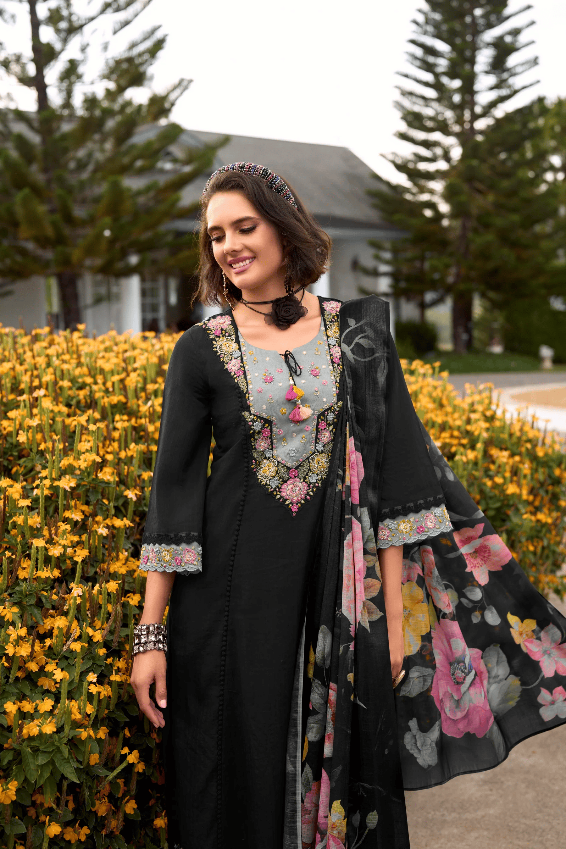 Akya Jade Embroidery Cotton Suit Set-AL