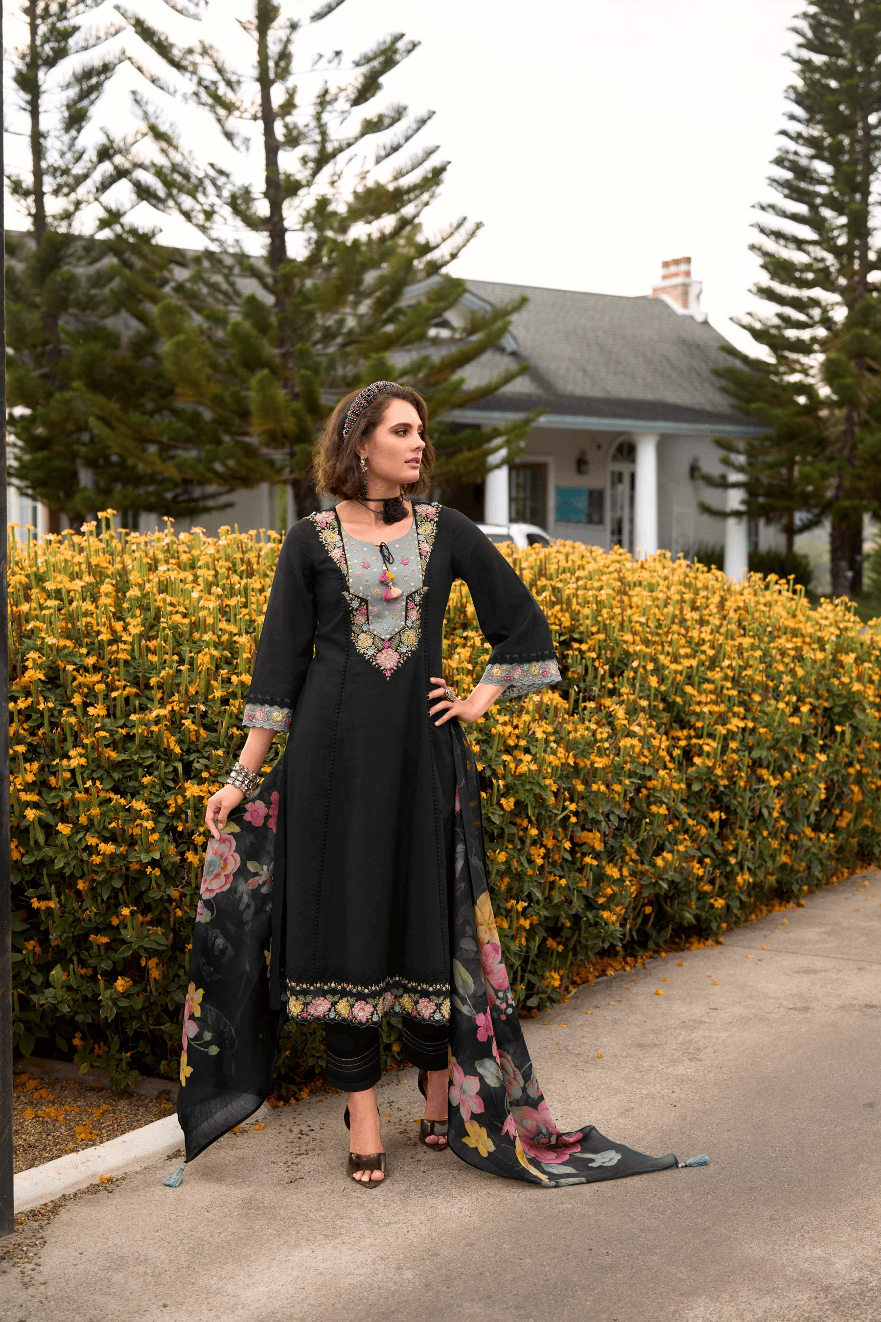 Akya Jade Embroidery Cotton Suit Set-AL