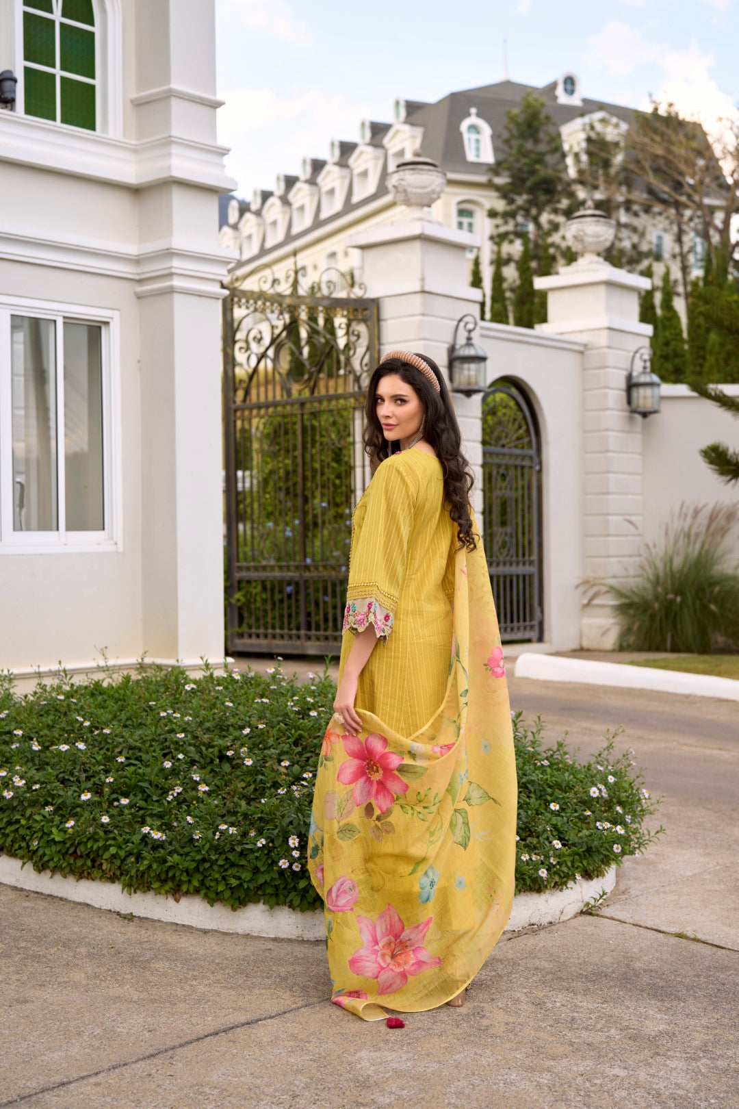 Akya Amber Embroidery Suit Set-AL