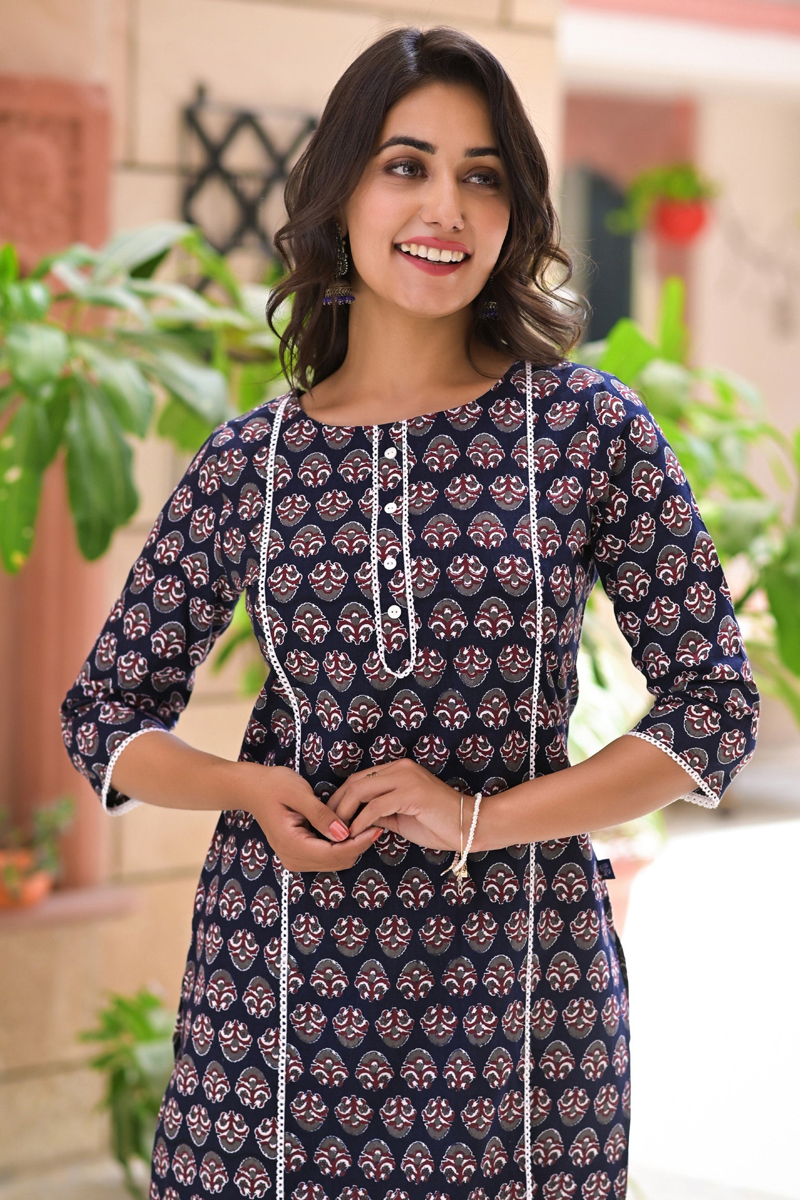 Black Cotton Printed Straight Kurta With Pants