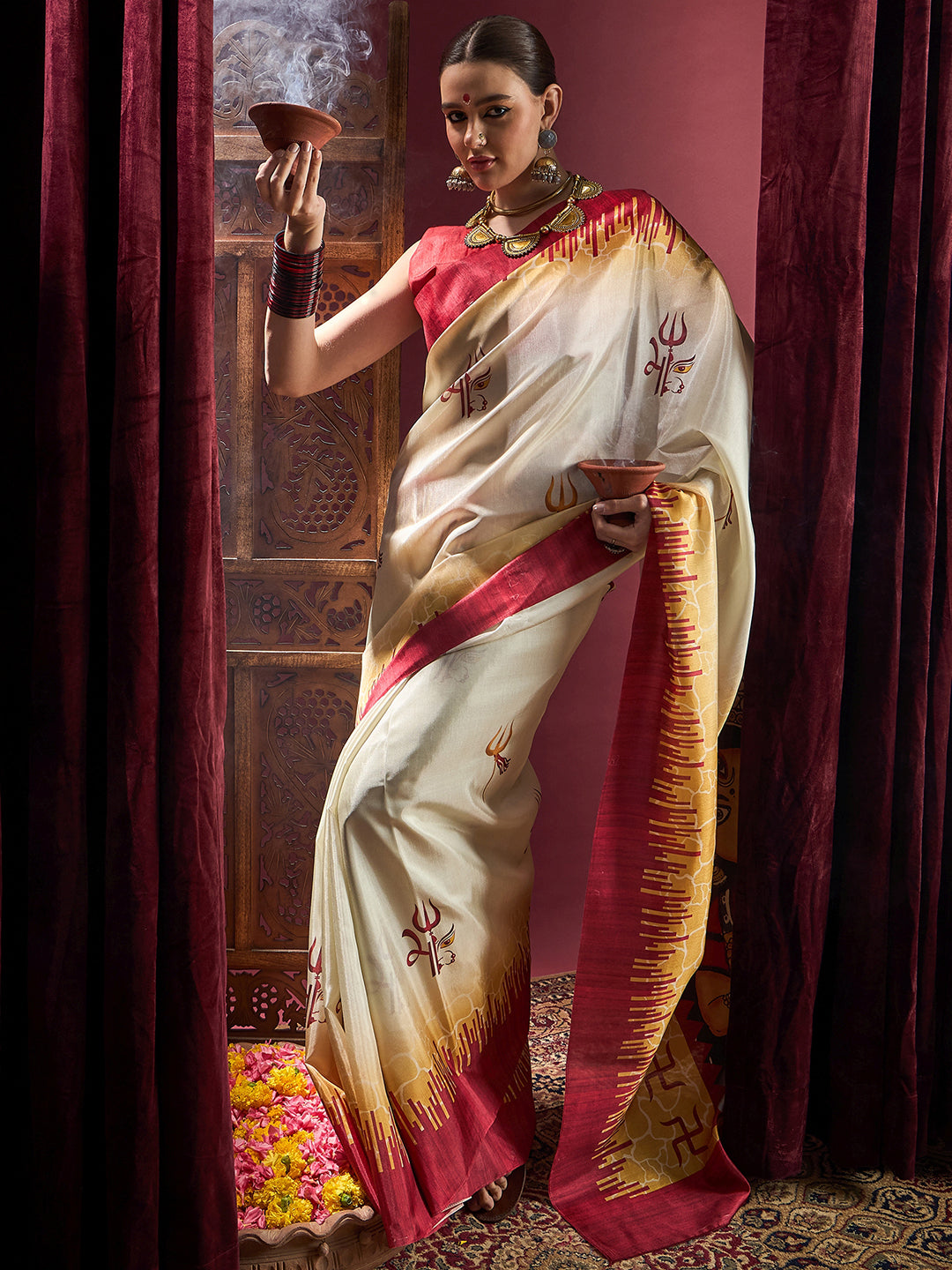 Silk Blend Off White Printed Celebrity Saree With Blouse