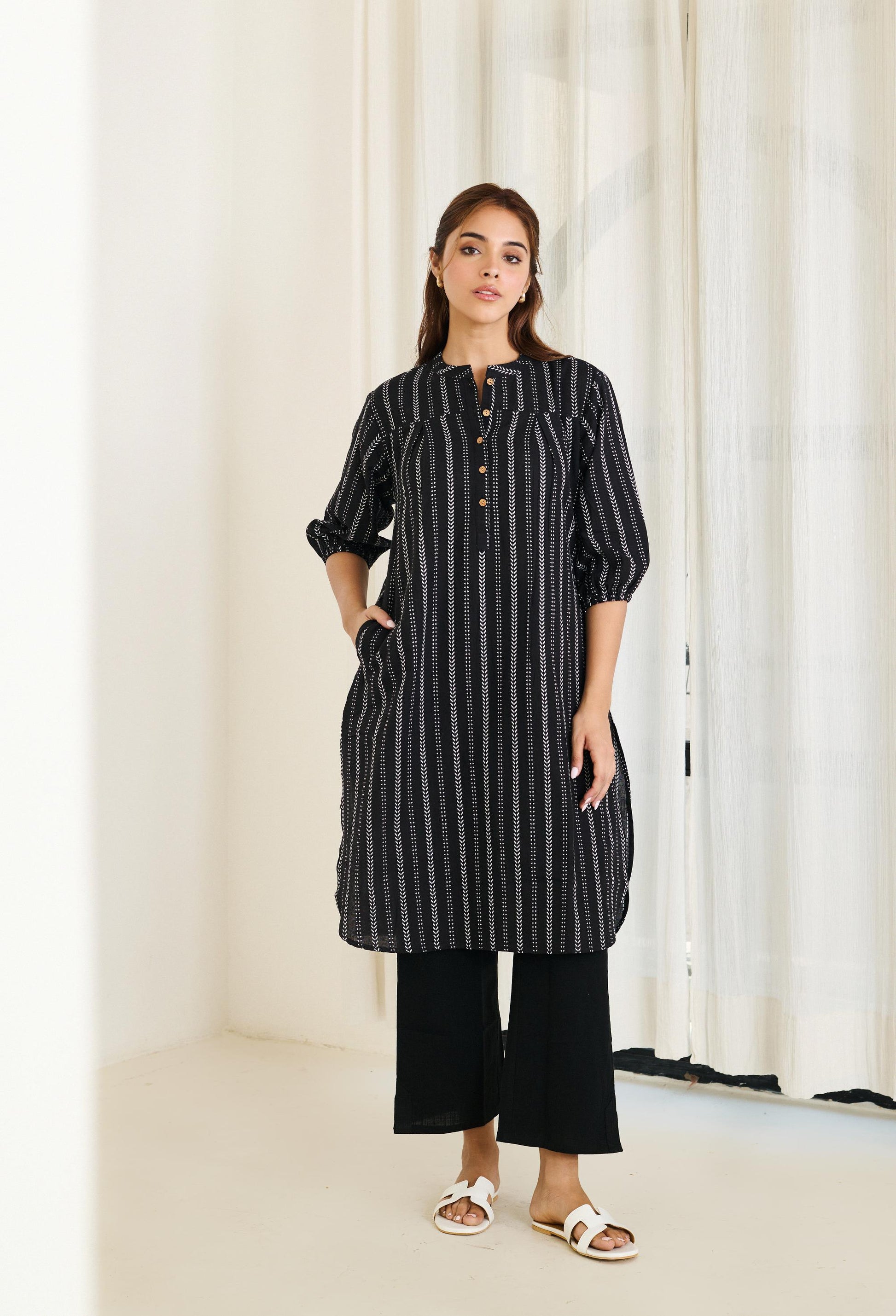 Saadgi Black Kurta Set with Solid Pant - Set of 2-FL