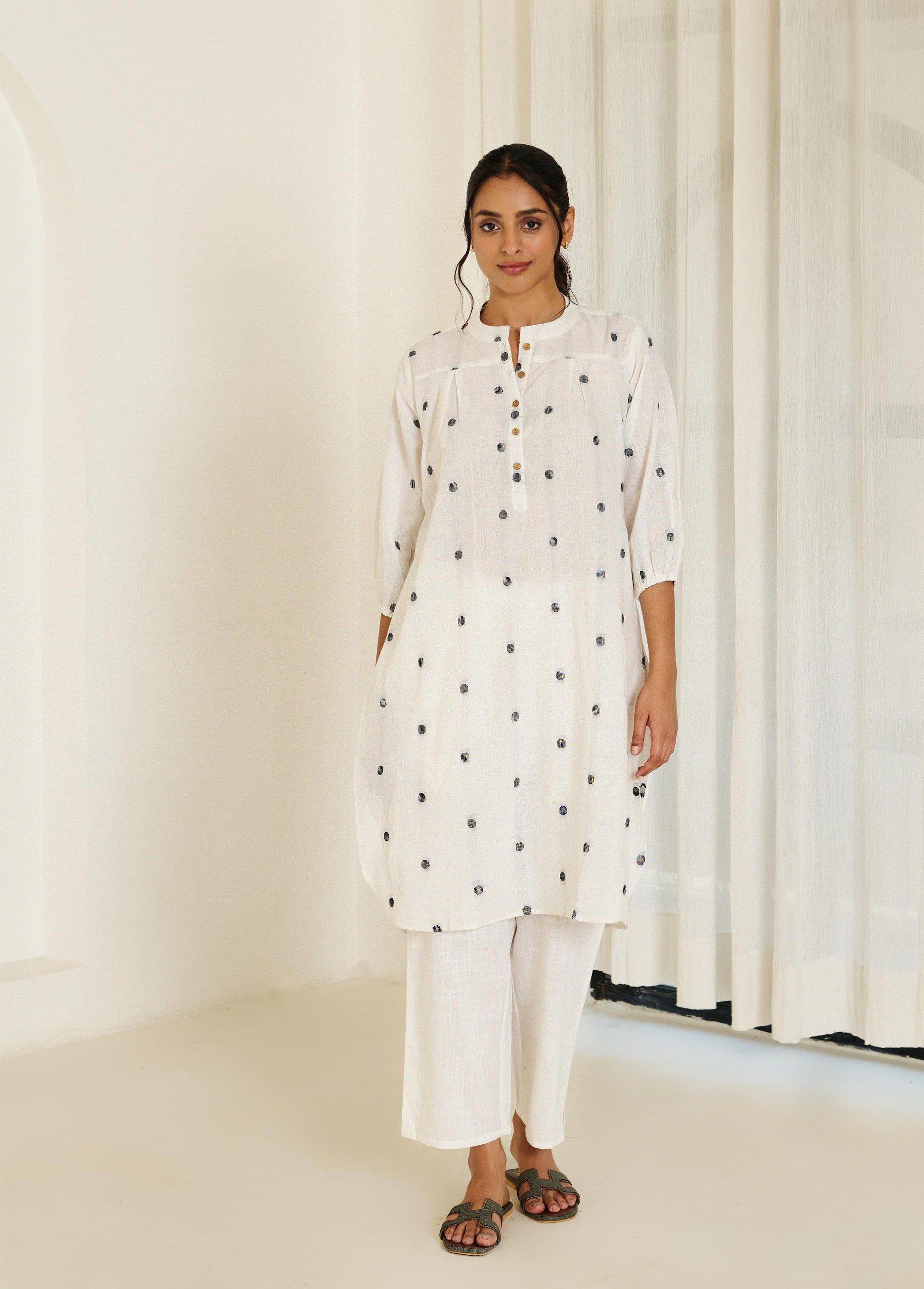 Saadgi White Kurta Set with Solid Pant - Set of 2-FL