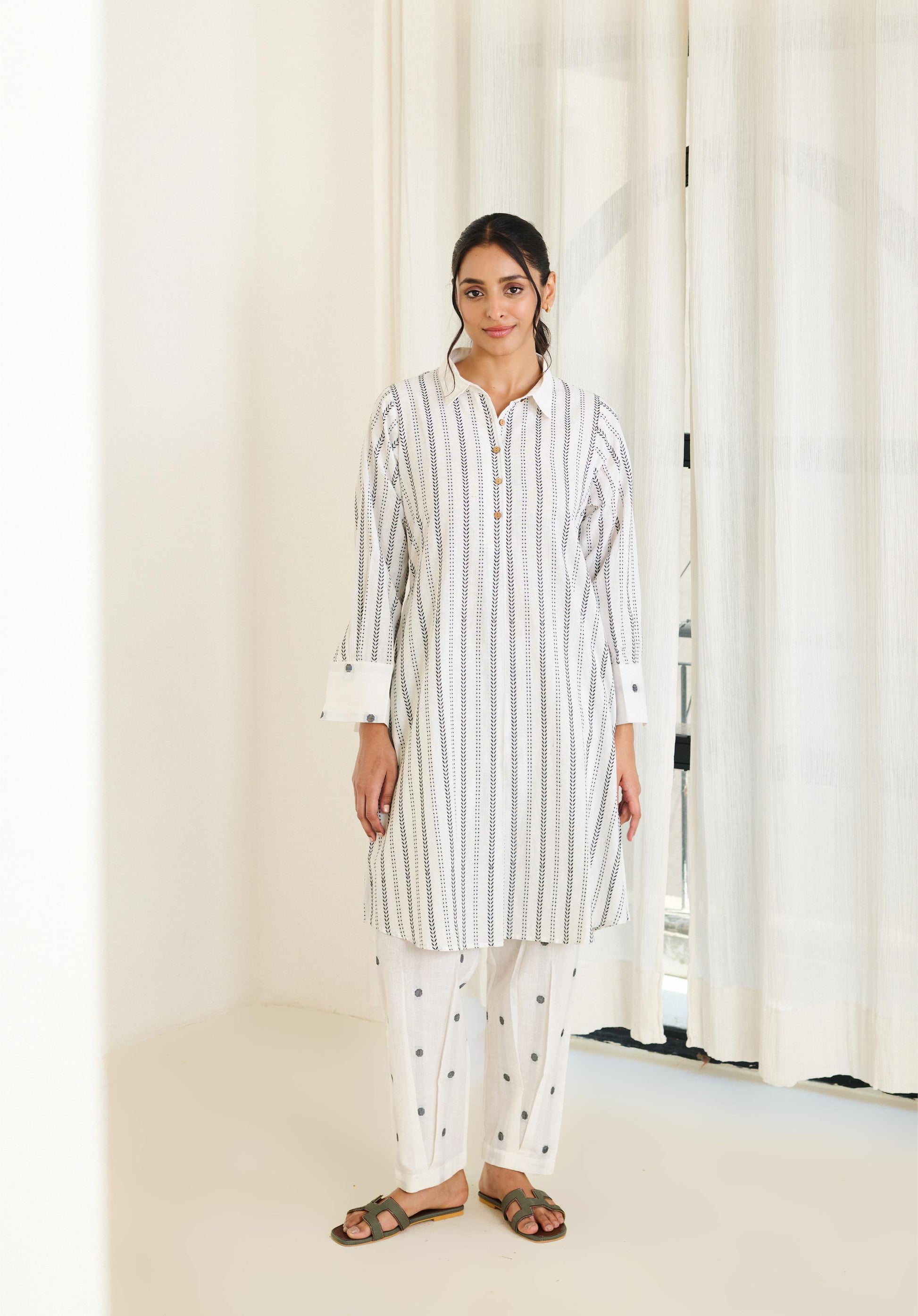 Saadgi White Kurta Set - Set of 2-FL