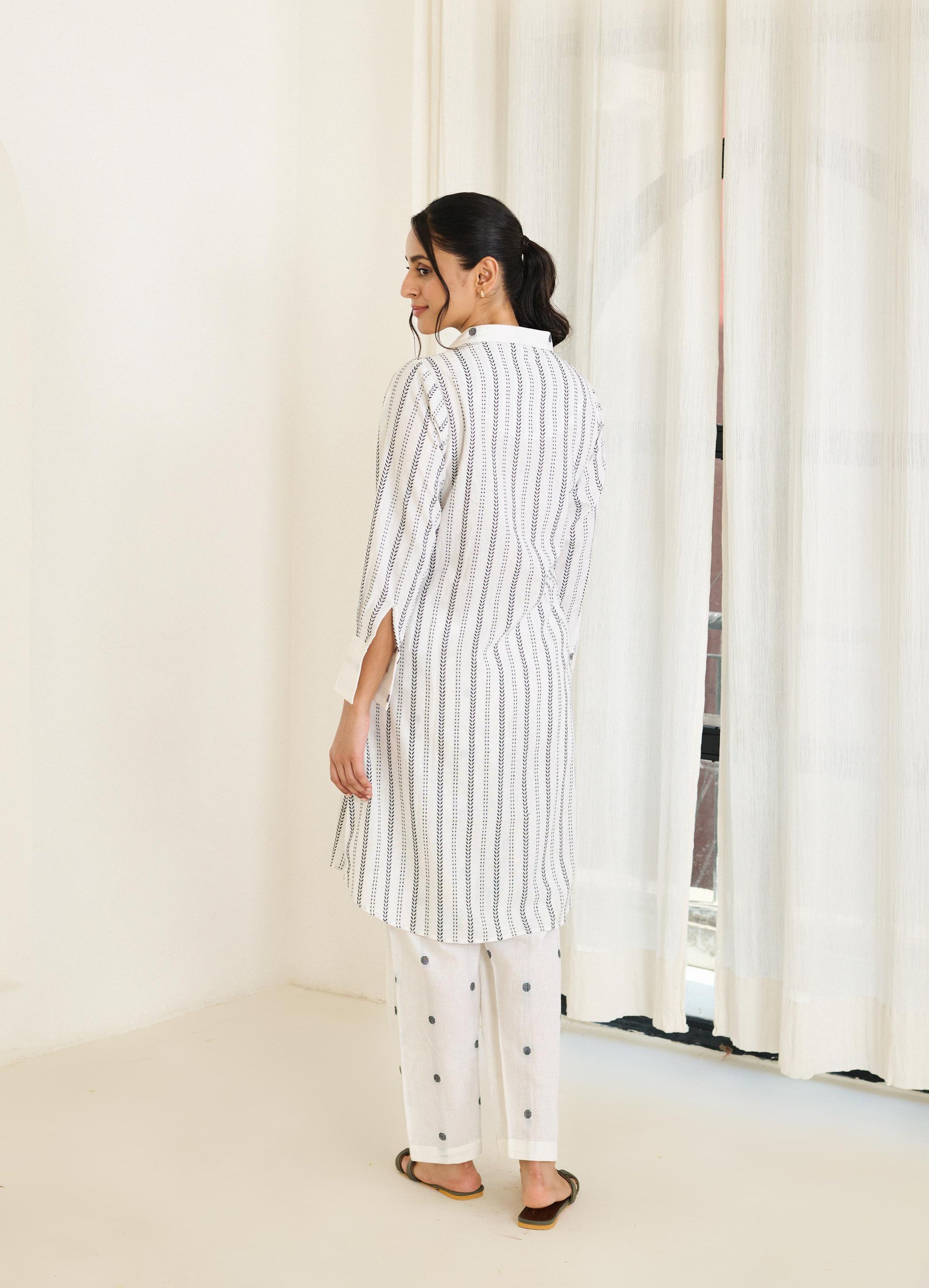 Saadgi White Kurta Set - Set of 2-FL