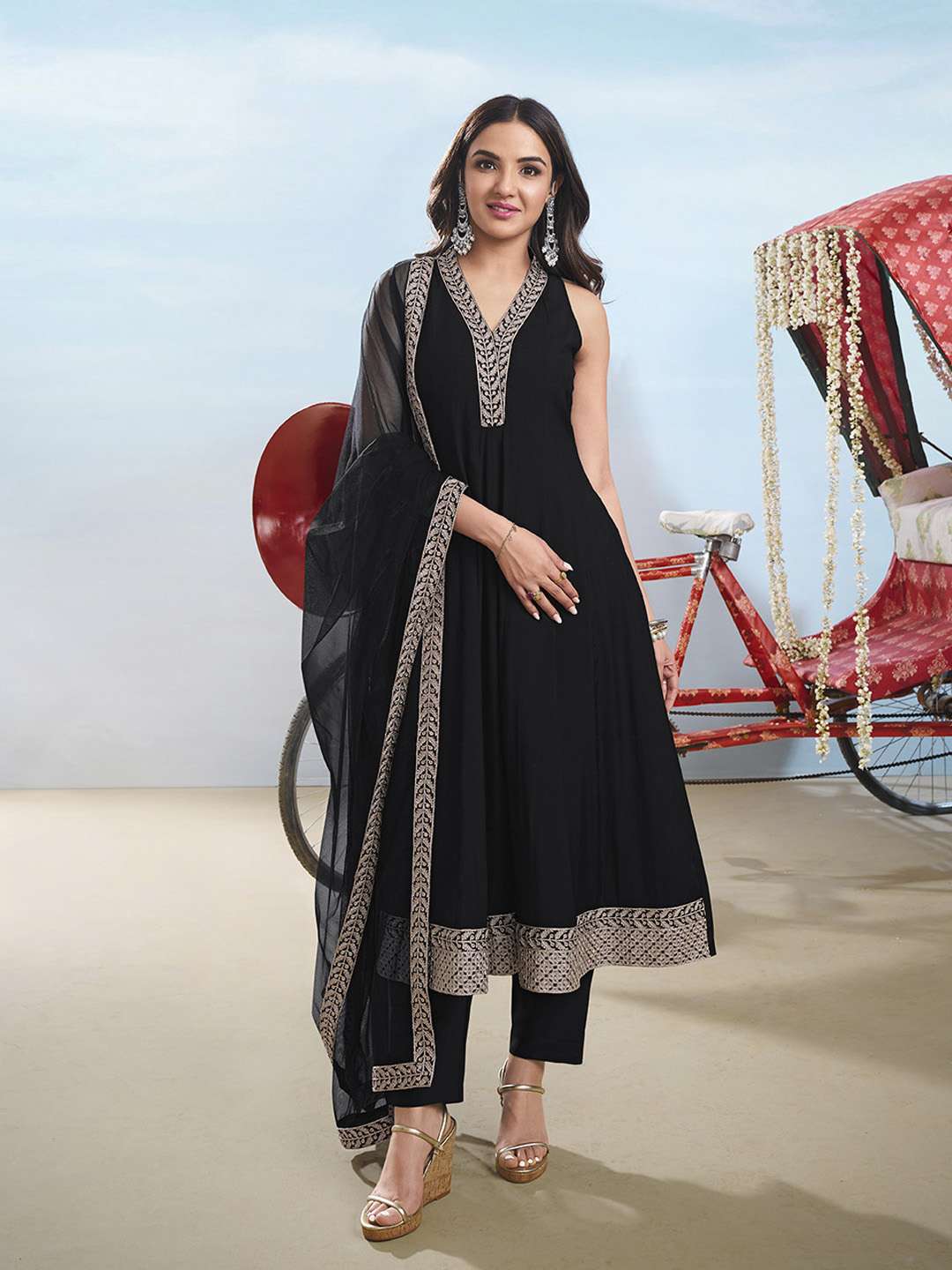 Women Floral Yoke Design Regular Kurta with Trousers & With Dupatta