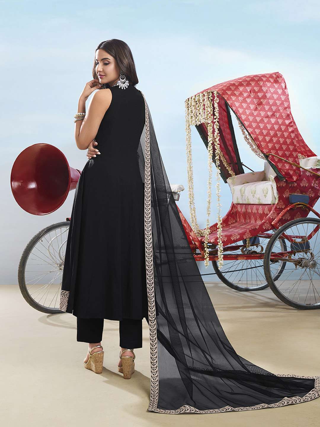 Women Floral Yoke Design Regular Kurta with Trousers & With Dupatta