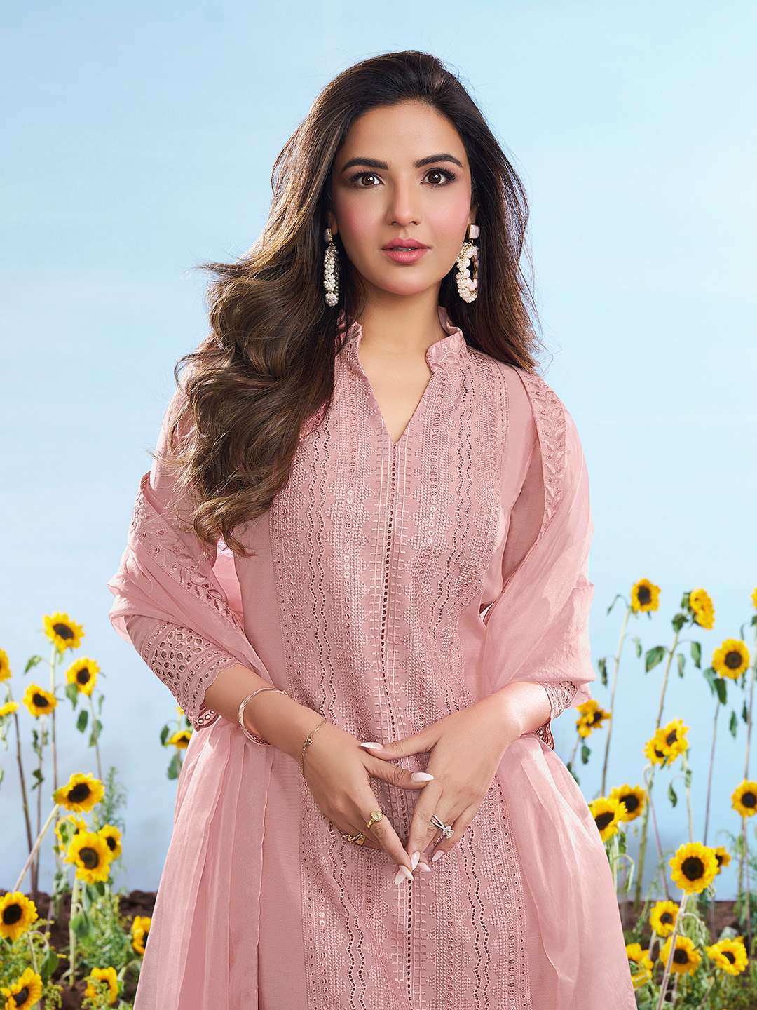 Women Ethnic Motifs Embroidered Chikankari Kurta Set With Dupatta