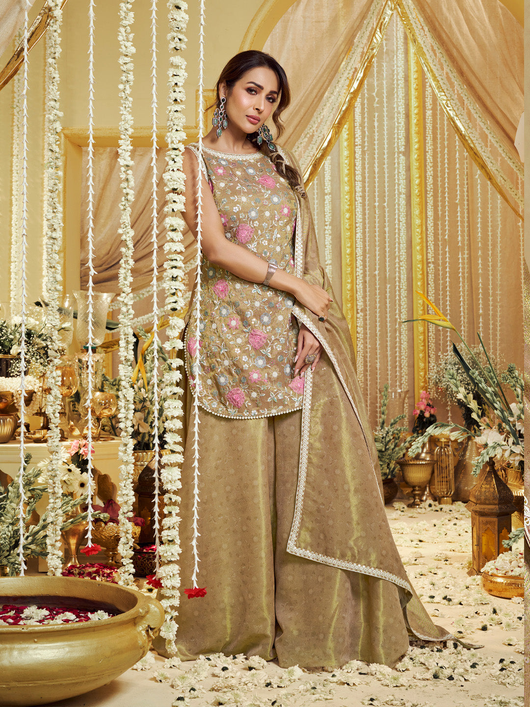 Women Floral Embroidered Regular Thread Work Kurta with Palazzos & With Dupatta