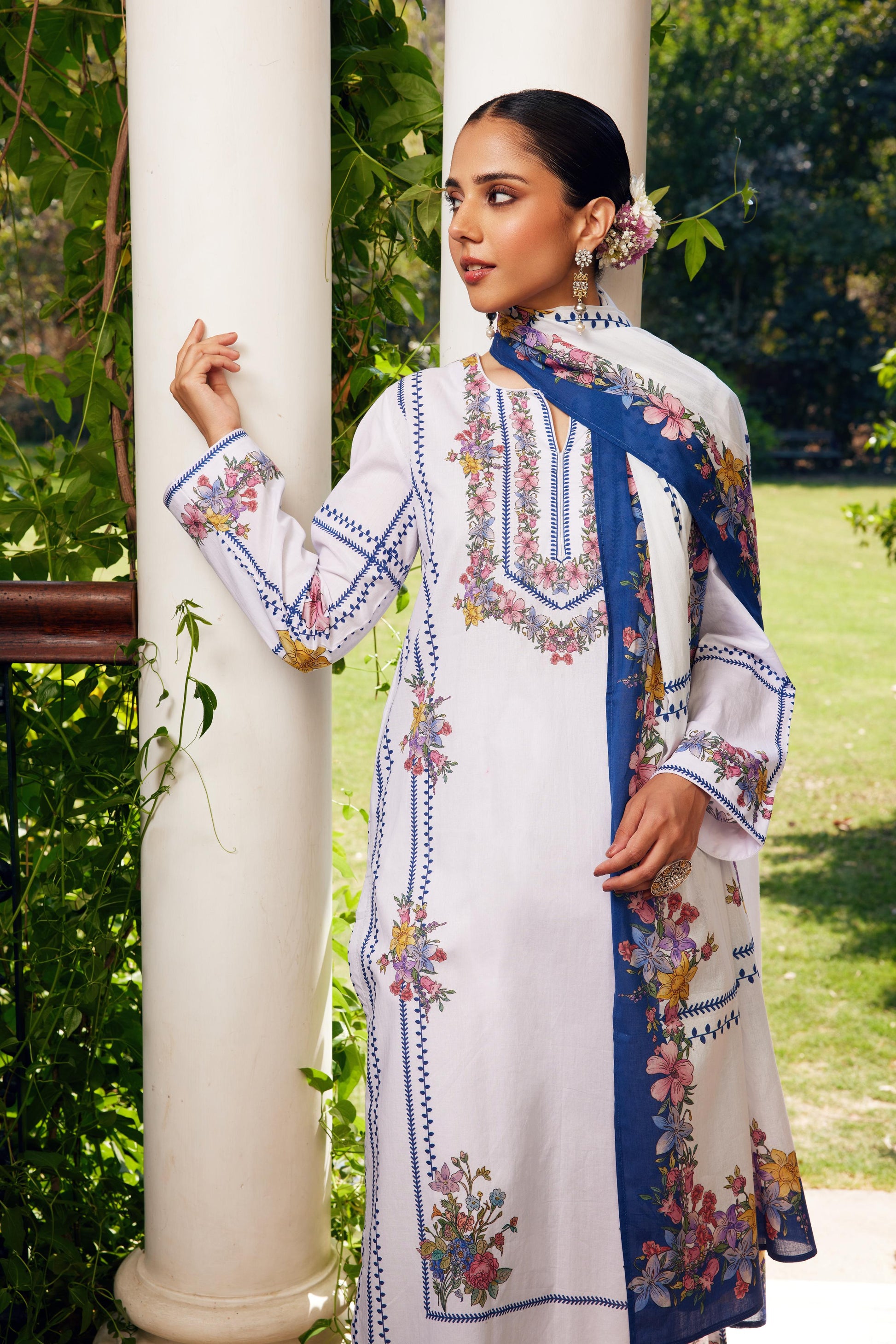 Gulzaar White Checked Kurta Set of 3