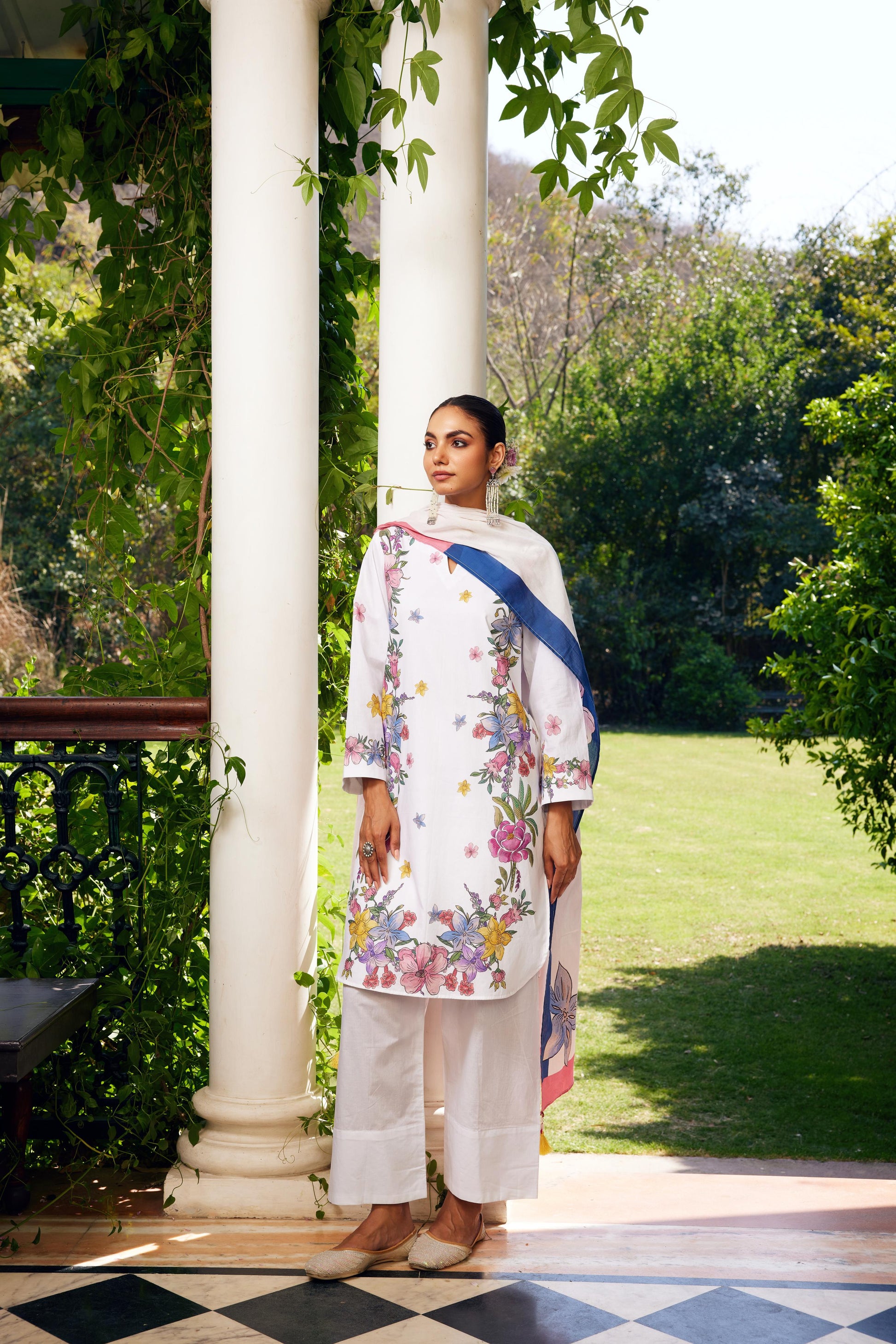 Gulzaar White Short Floral Kurta Set of 3