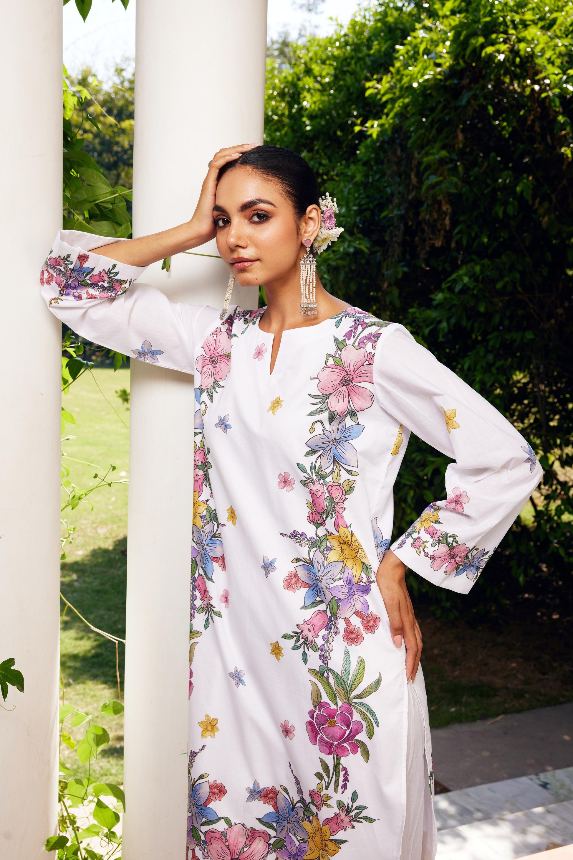 Gulzaar White Short Floral Kurta Set of 3
