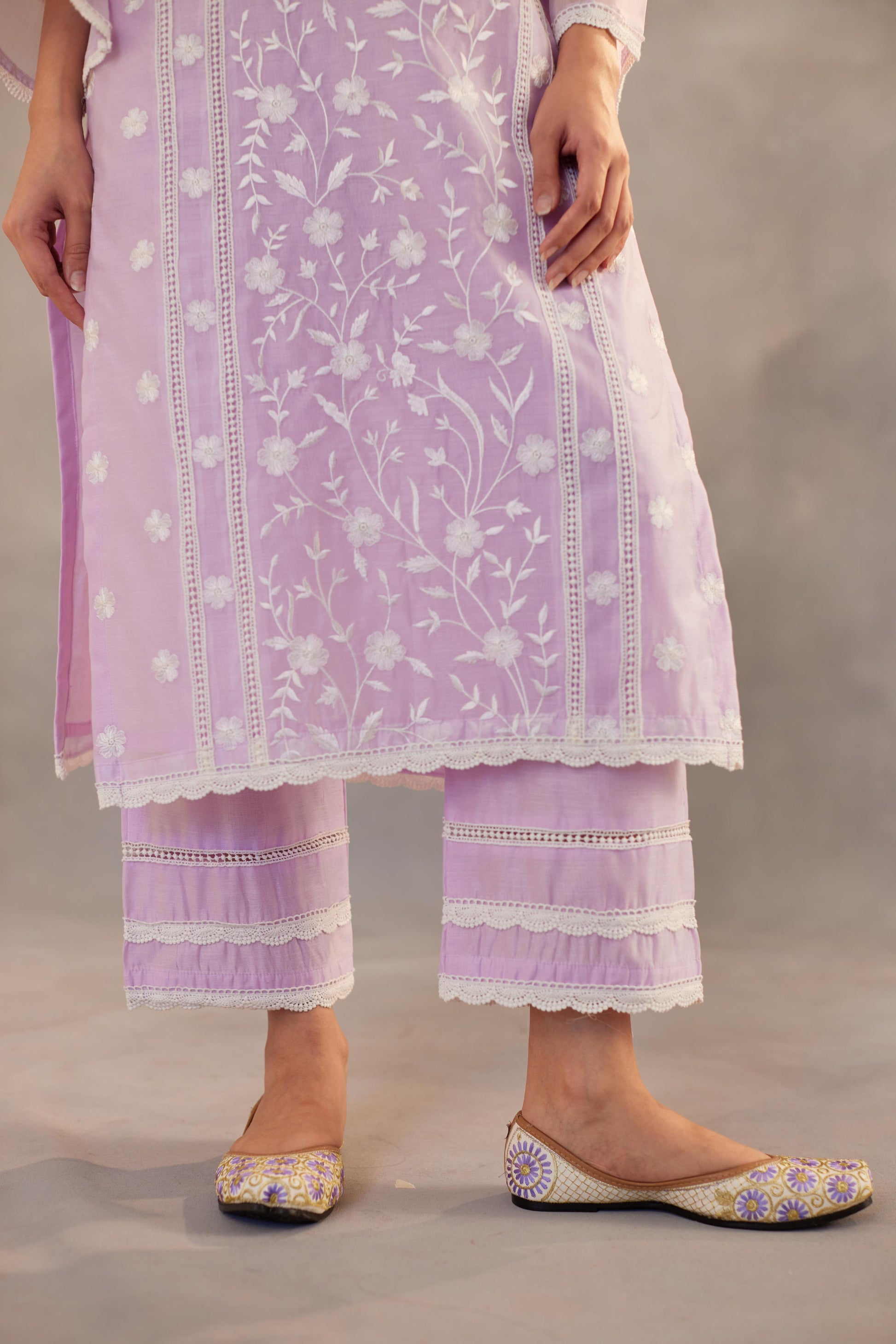 Kalgi - Lavender Embroidered Suit Set.- NV