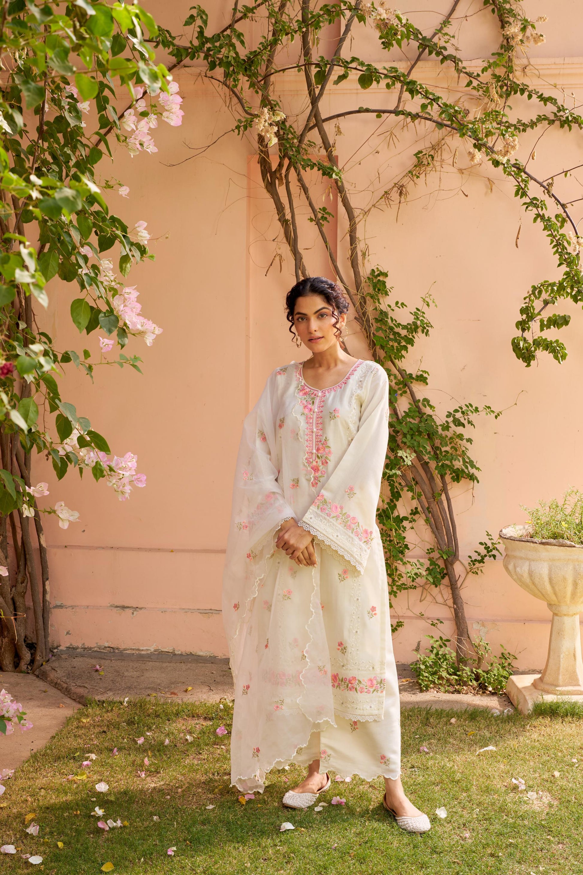 Nalini - Ivory White Chanderi Embroidered Suit Set.- NV