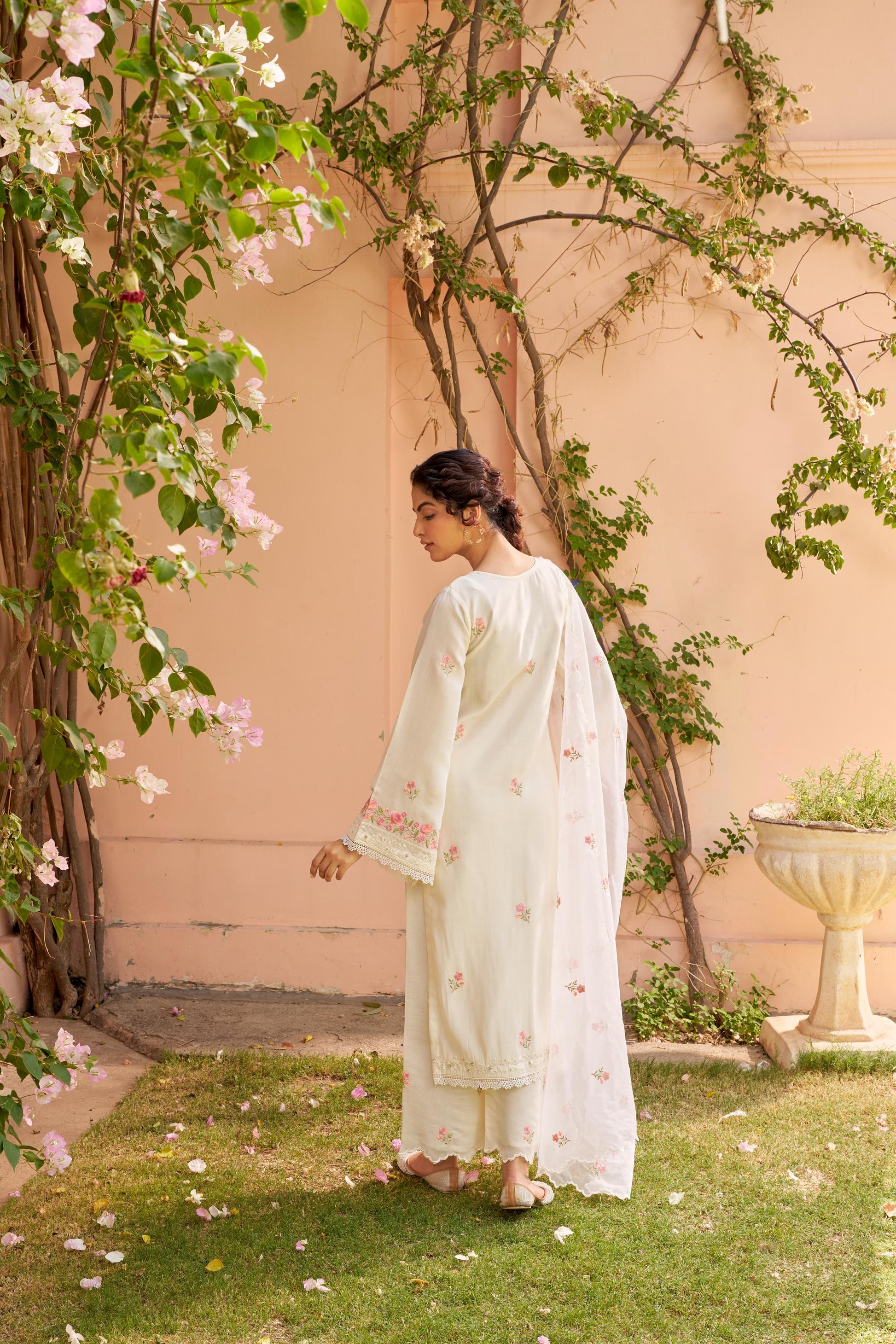 Nalini - Ivory White Chanderi Embroidered Suit Set.- NV