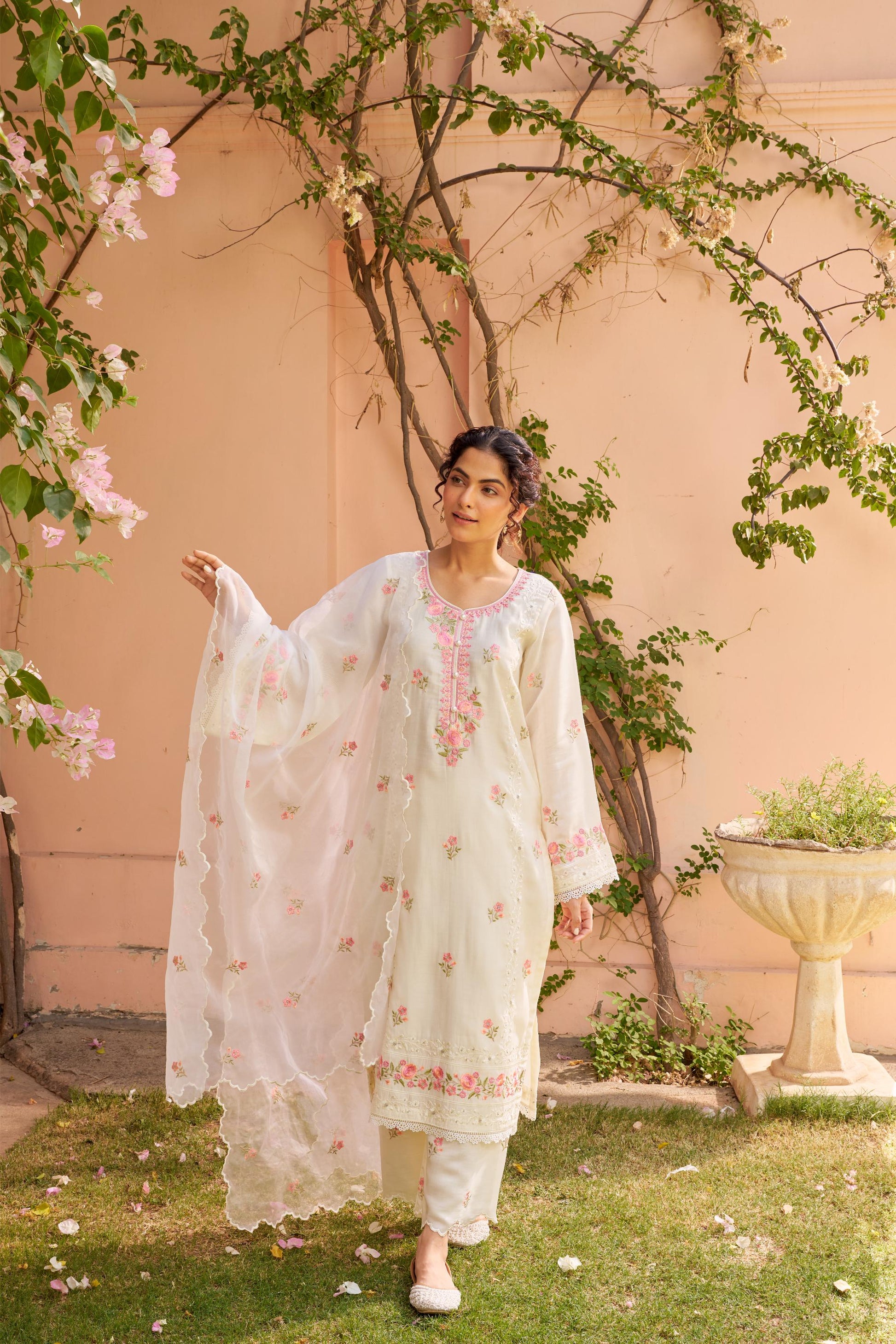 Nalini - Ivory White Chanderi Embroidered Suit Set.- NV