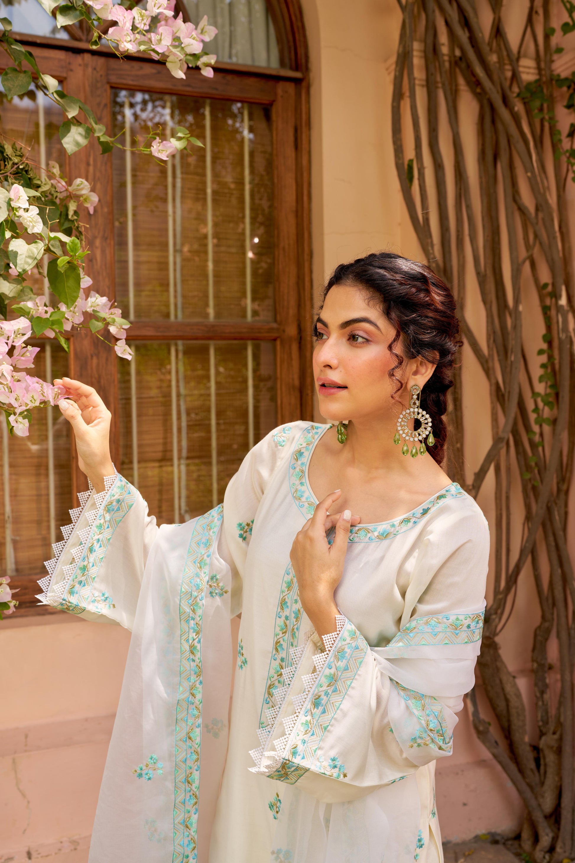 Asoniya - Ivory White Chanderi Embroidered Suit Set.- NV