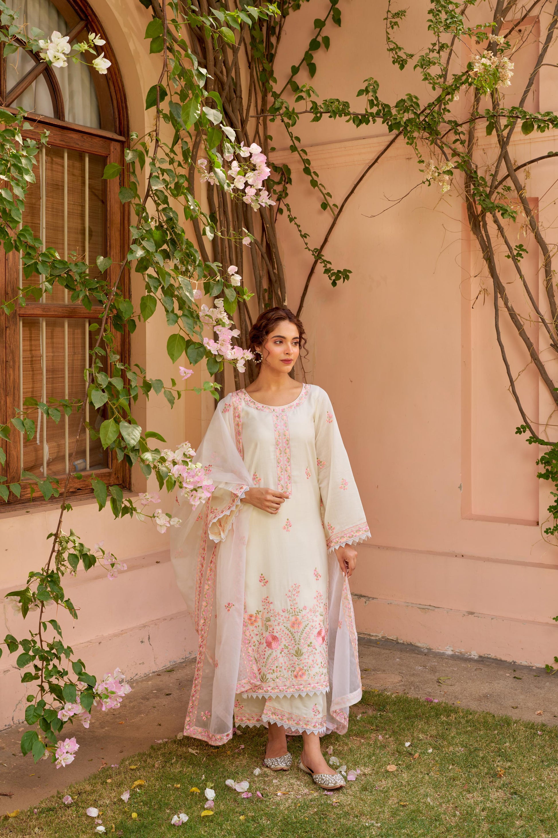 Gul-Khera - Ivory White Chanderi Embroidered Suit Set.- NV