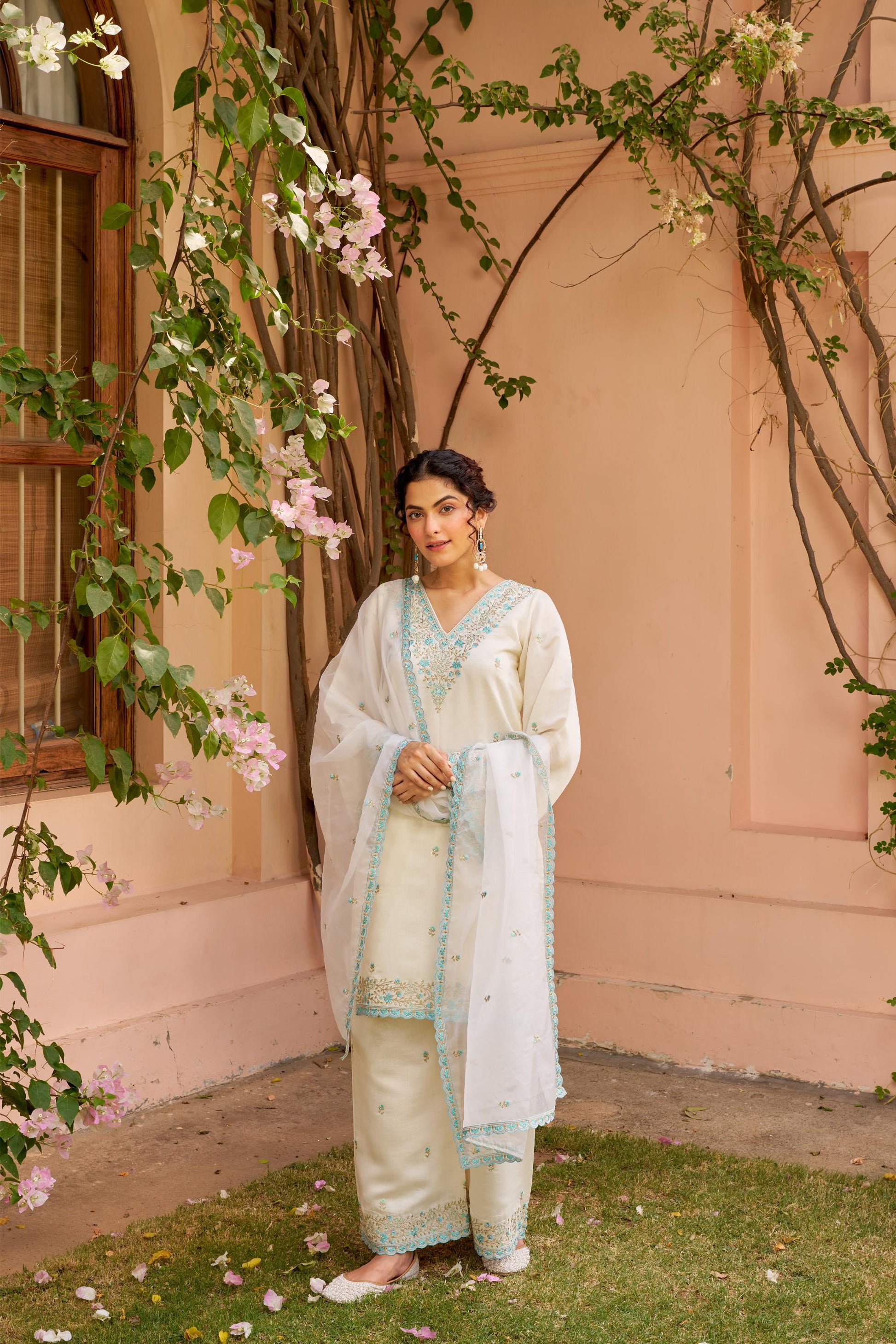 Banafsha - Ivory White Chanderi Embroidered Suit Set.- NV