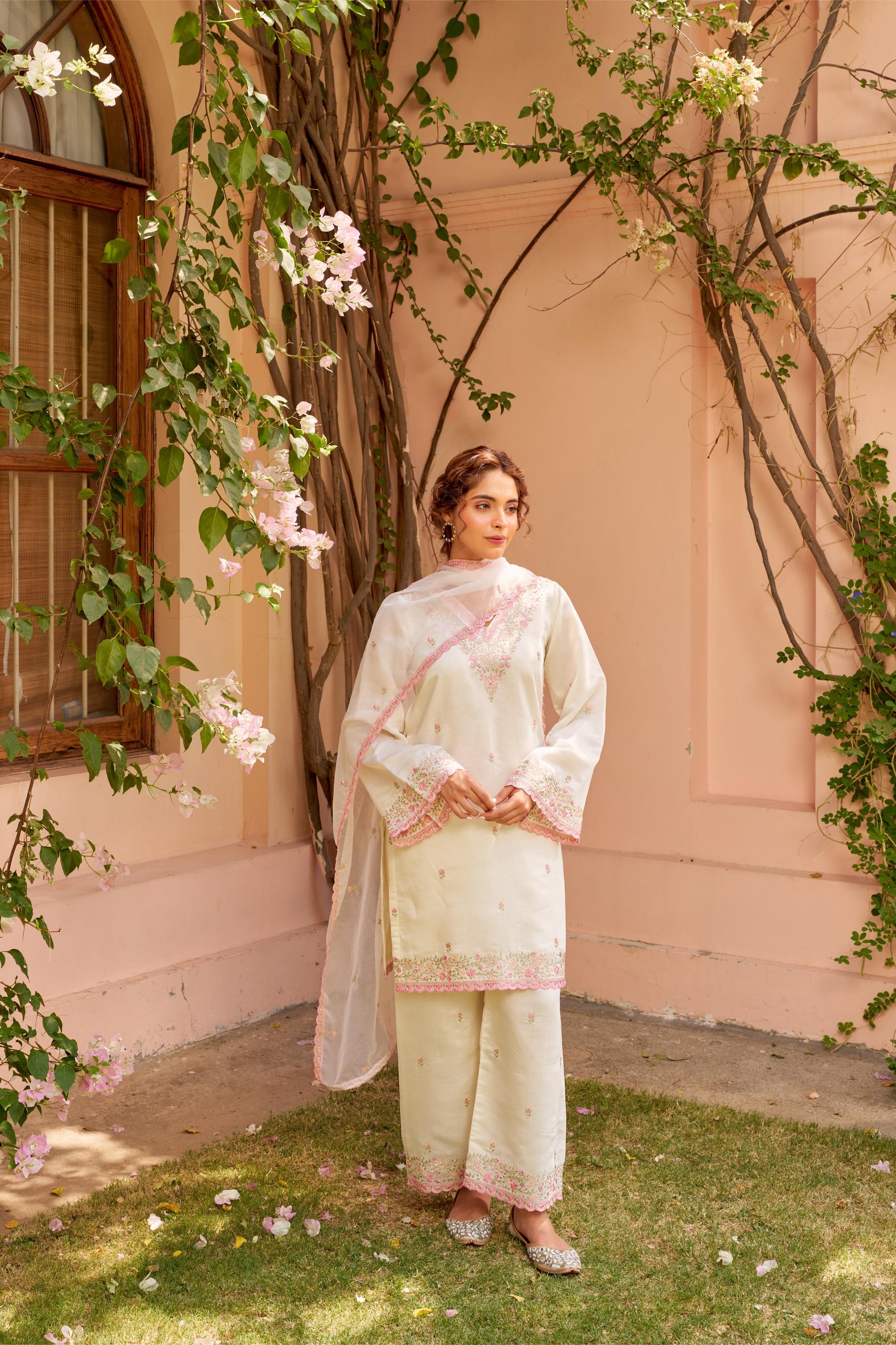 Moghra - Ivory White Chanderi Embroidered Suit Set.- NV