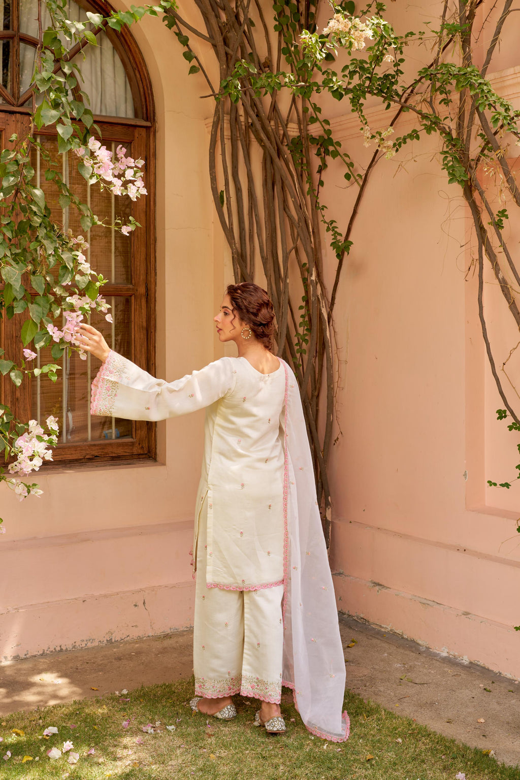 Moghra - Ivory White Chanderi Embroidered Suit Set.- NV