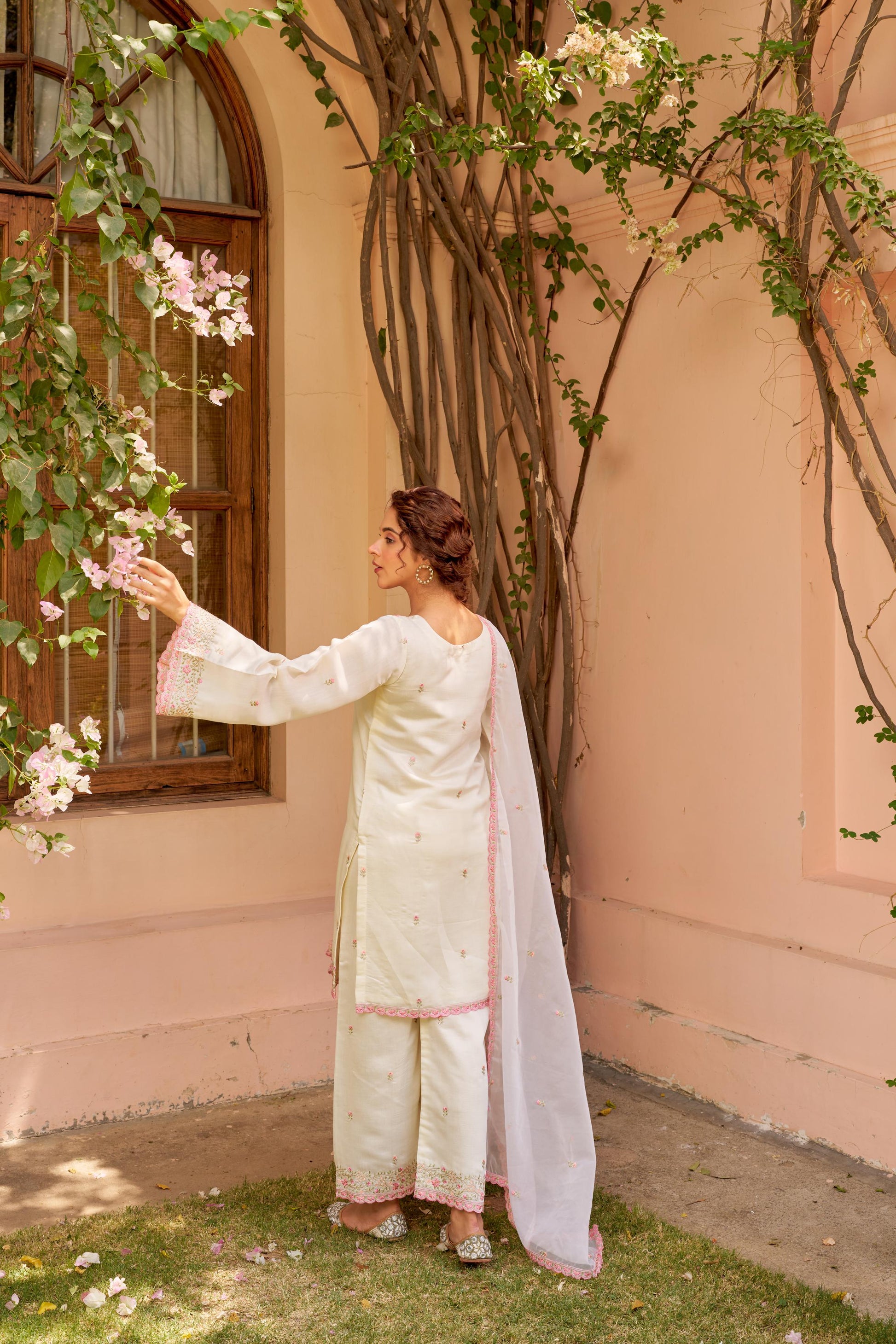 Moghra - Ivory White Chanderi Embroidered Suit Set.- NV