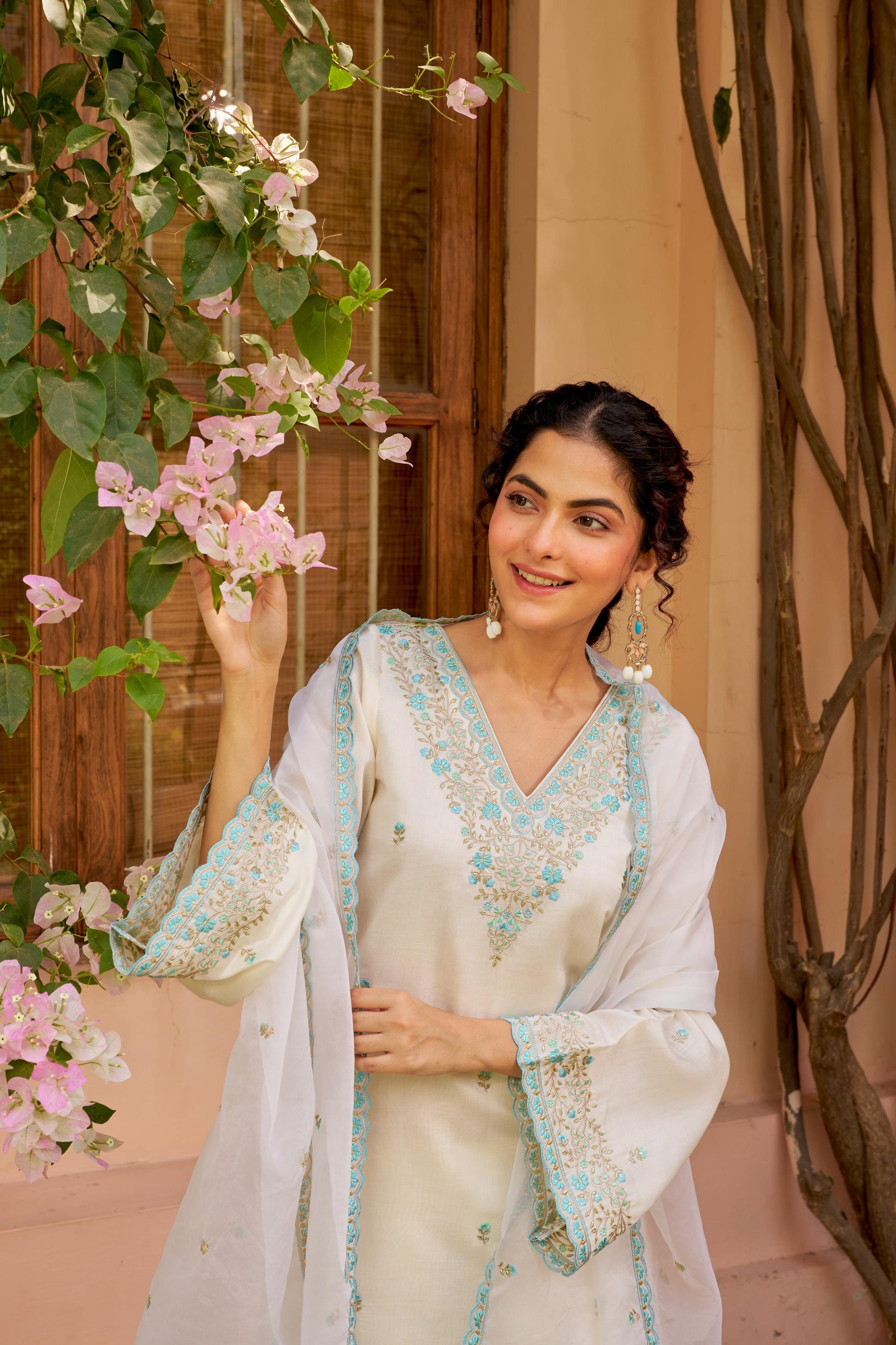 Banafsha - Ivory White Chanderi Embroidered Suit Set.- NV