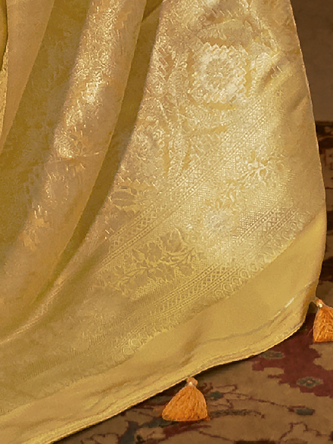 Silk Blend Yellow Woven Design Handloom Saree With Blouse