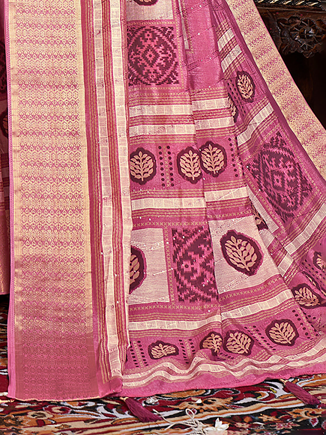 Silk Blend Mauve Embroidered Designer Saree With Blouse