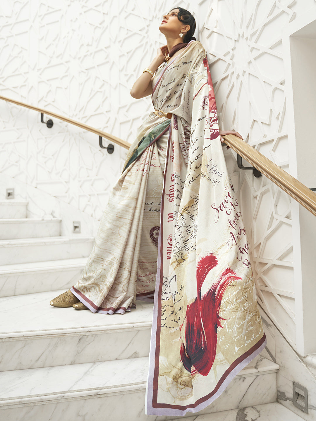 Crepe Cream Digital Print Celebrity Saree With Blouse