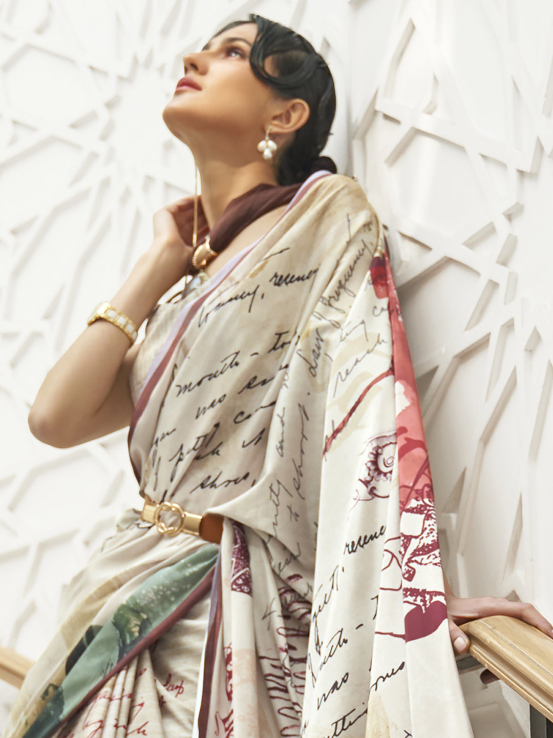 Crepe Cream Digital Print Celebrity Saree With Blouse