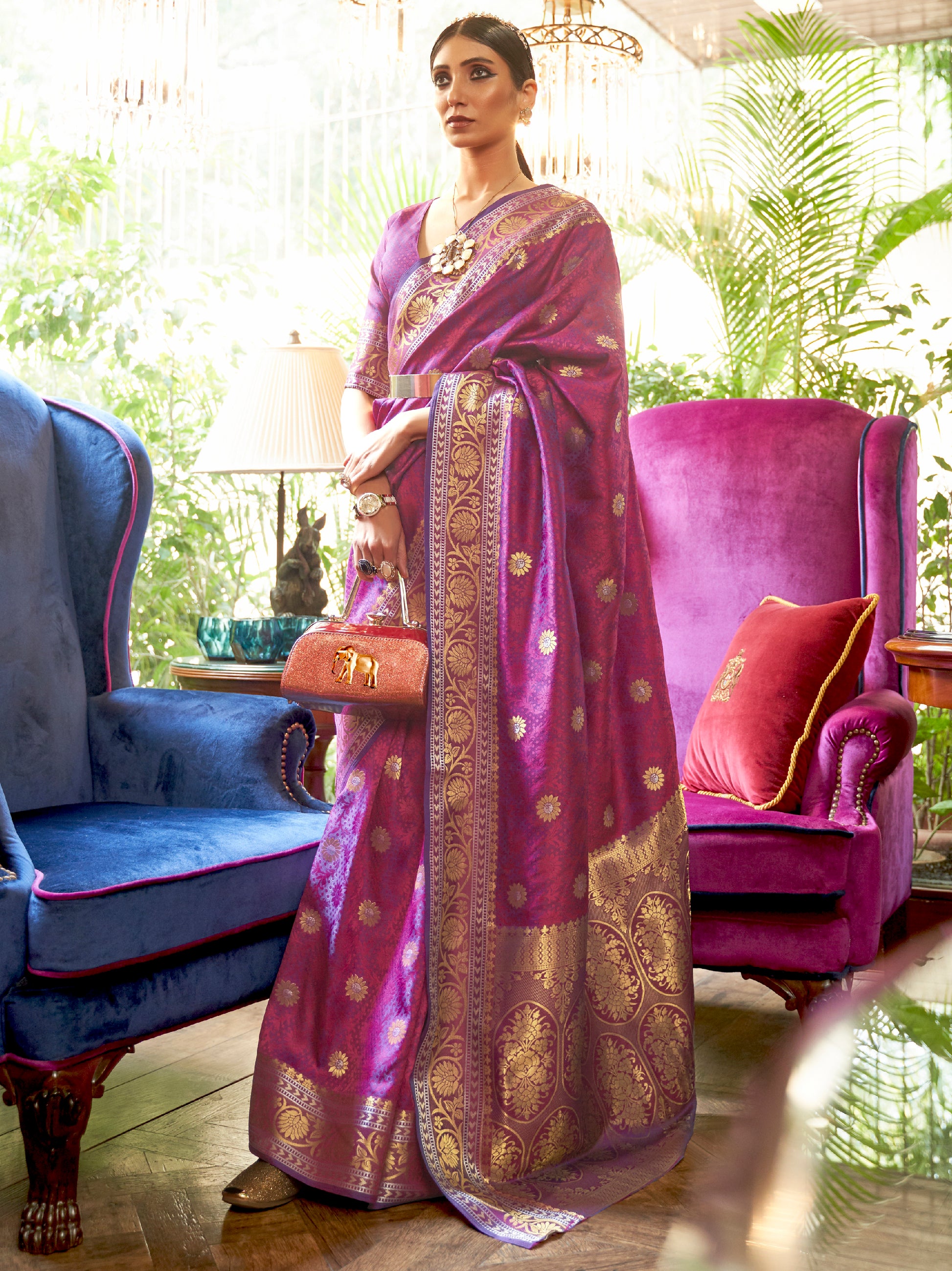 Silk Blend Magenta WovenDesign HandloomSaree With Blouse Piece