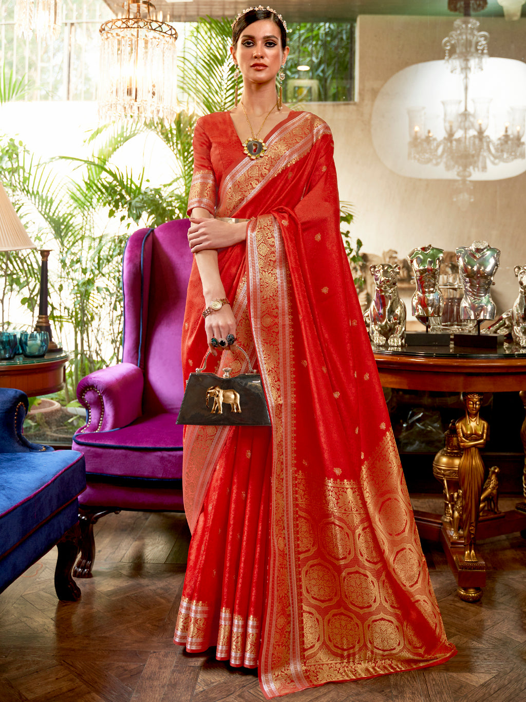 Silk Blend Red WovenDesign HandloomSaree With Blouse Piece