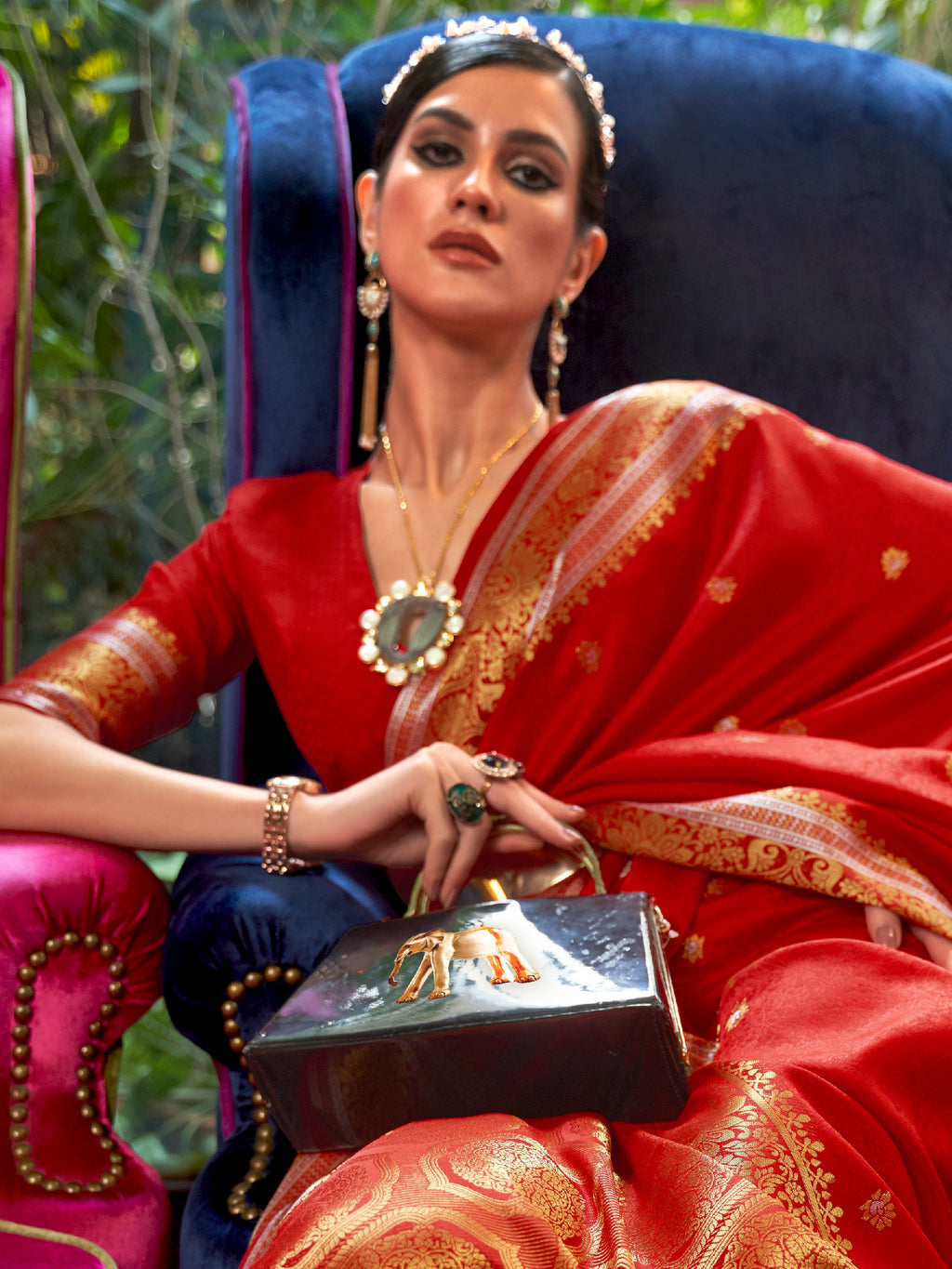 Silk Blend Red WovenDesign HandloomSaree With Blouse Piece