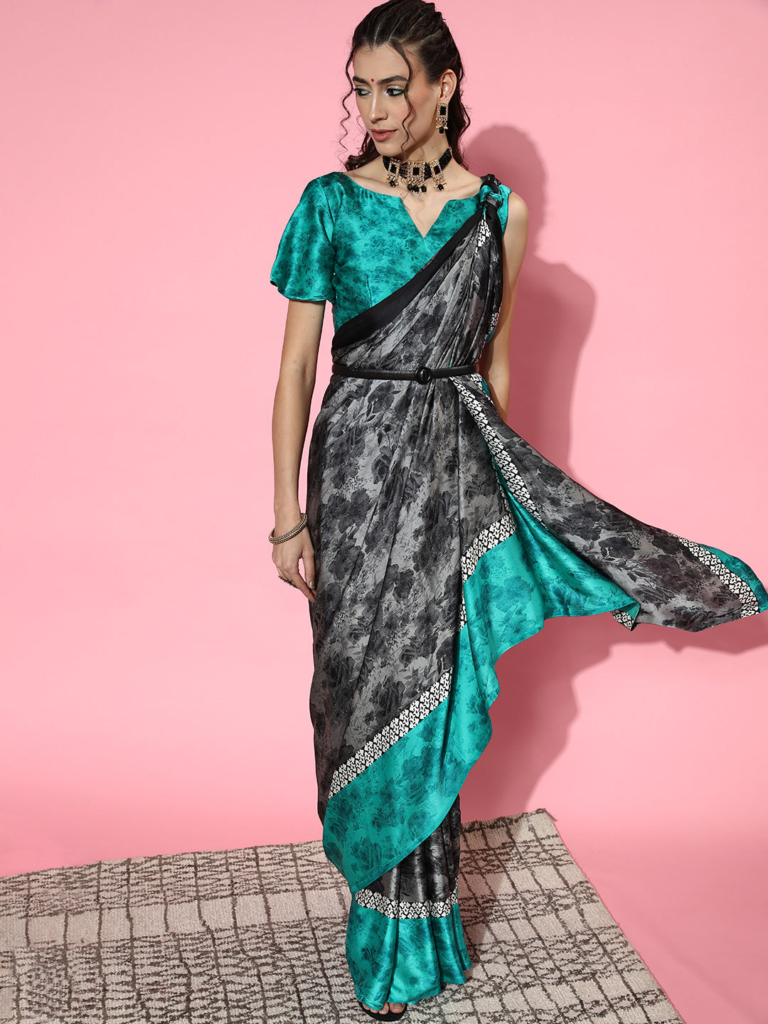 Crepe Grey Printed Celebrity Saree With Blouse