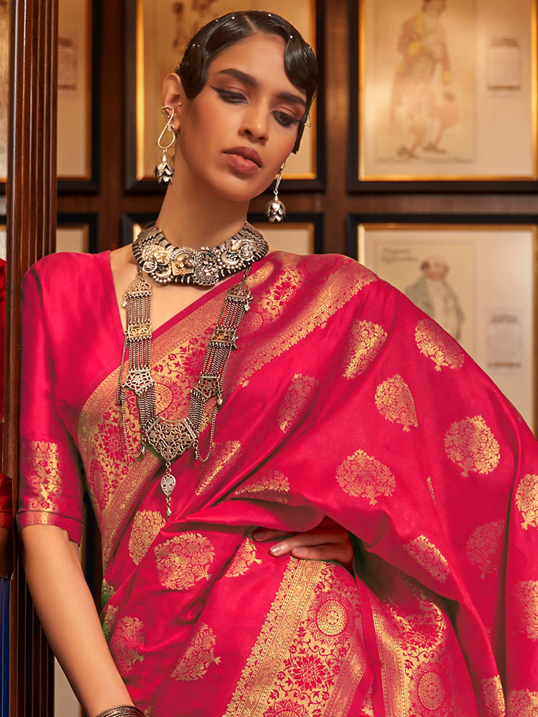 Silk Blend Pink Woven Design Handloom Saree With Blouse