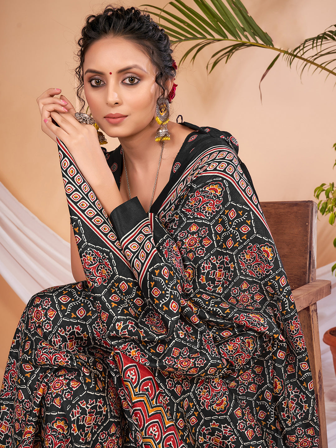 Dola Silk Black Digital Print Designer Saree With Blouse