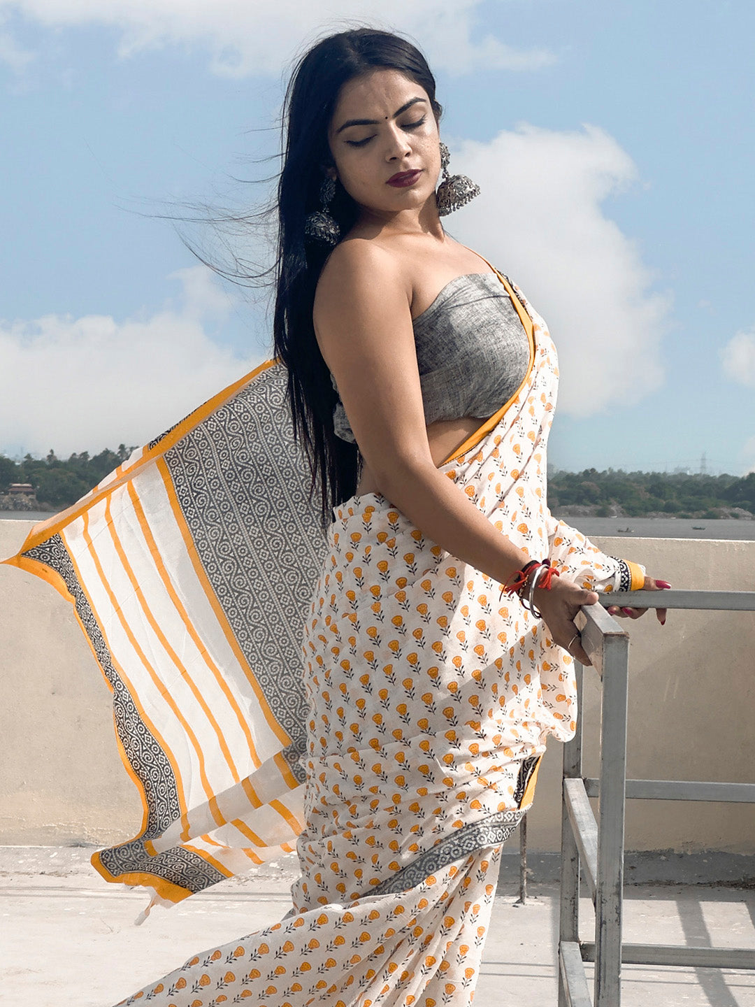 Cotton White Printed Designer Saree With Blouse