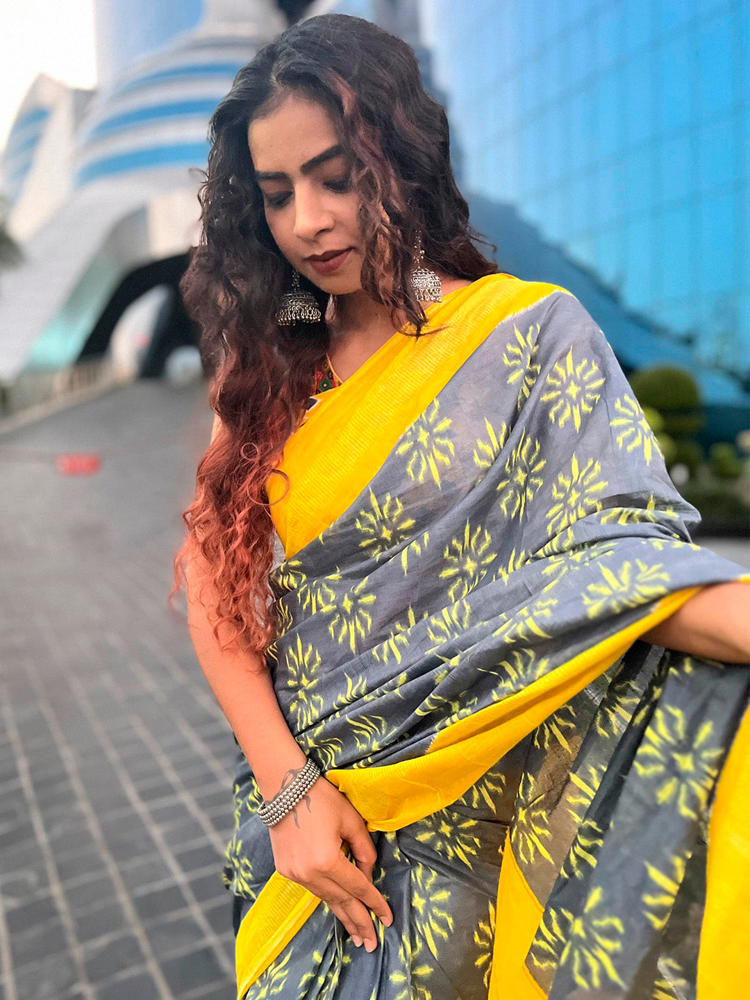Cotton Grey Printed Designer Saree With Blouse