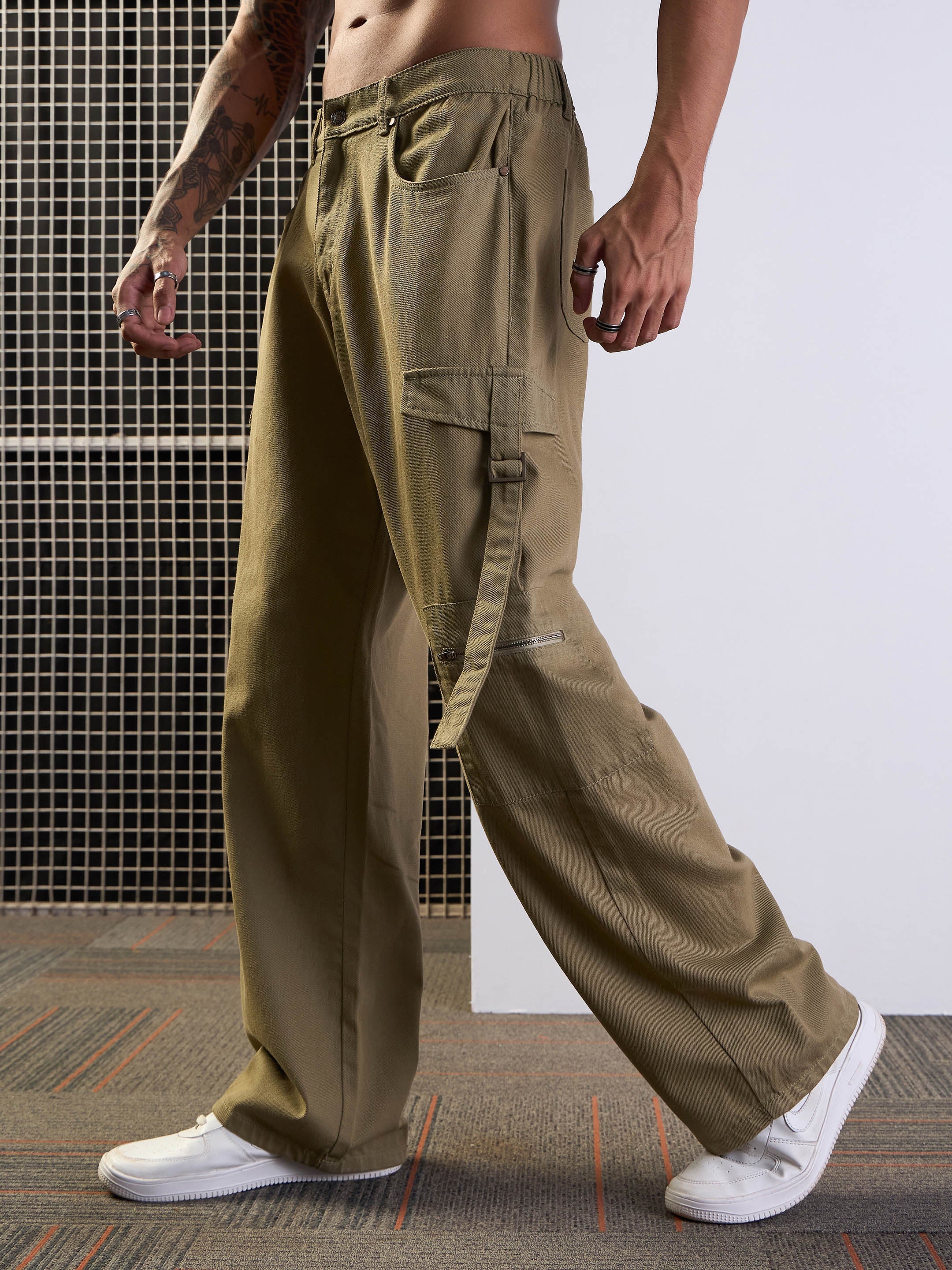 Men Olive Side Pocket Baggy Cargo Jeans