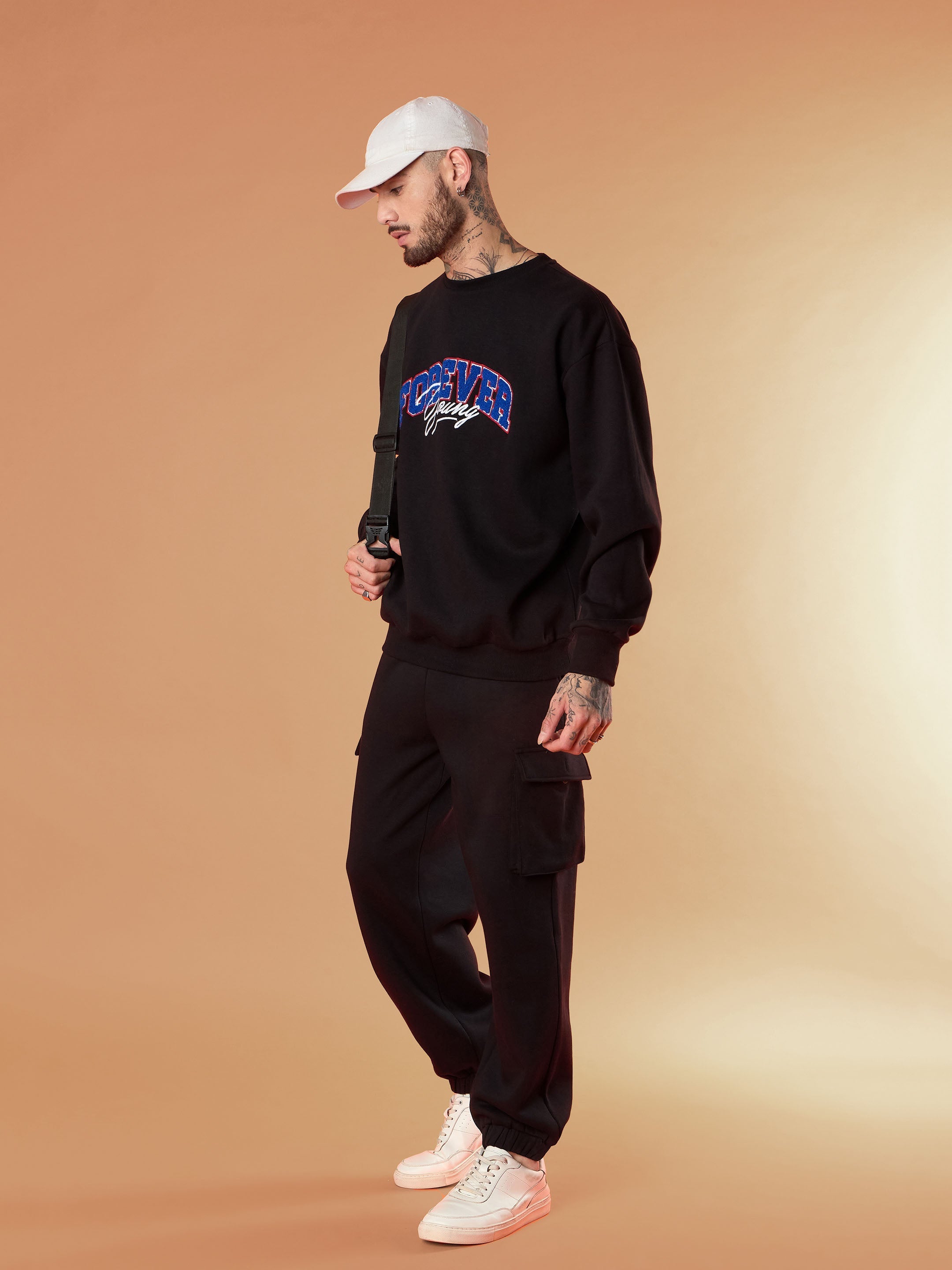 Men Black Utility Pockets Oversized Joggers