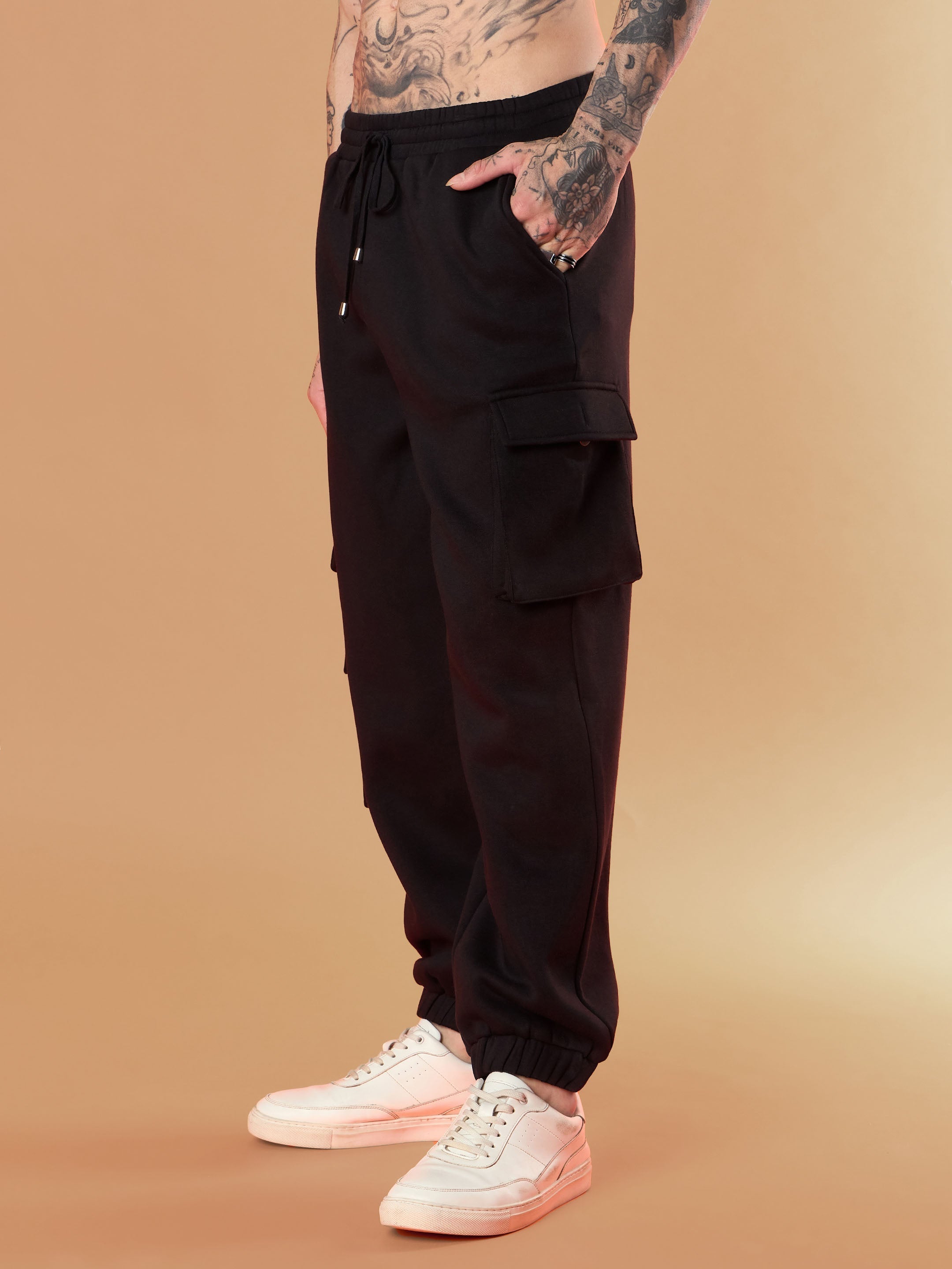 Men Black Utility Pockets Oversized Joggers