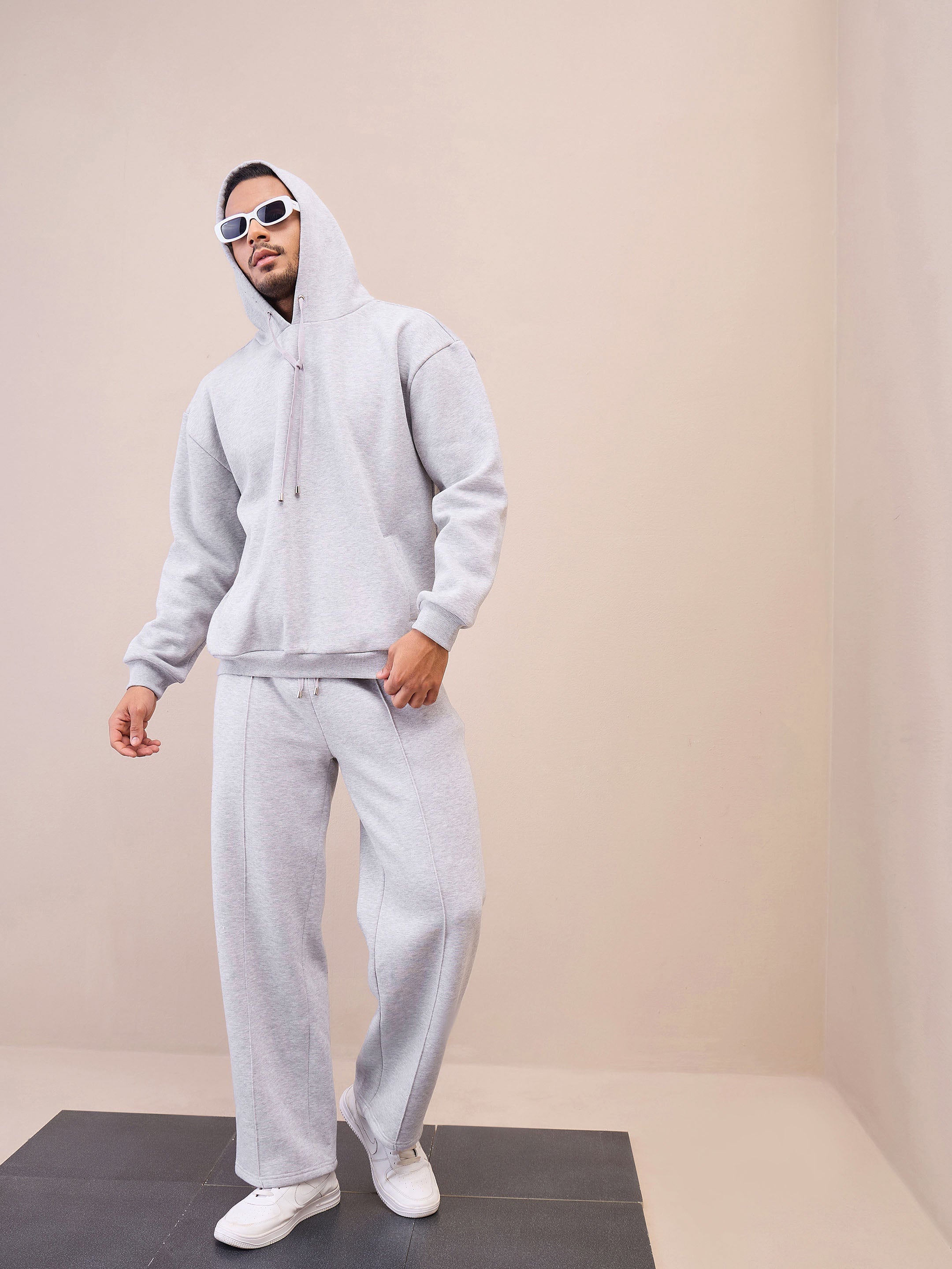 Men Grey Pintuck Oversize Sweatpants